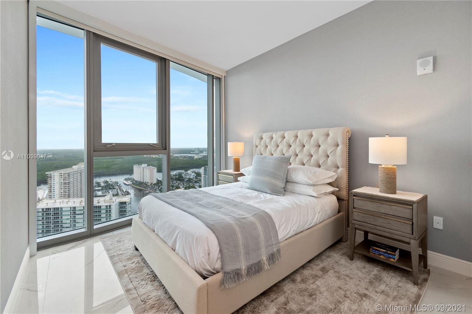 THE RITZ CARLTON RESIDENCE - Residential