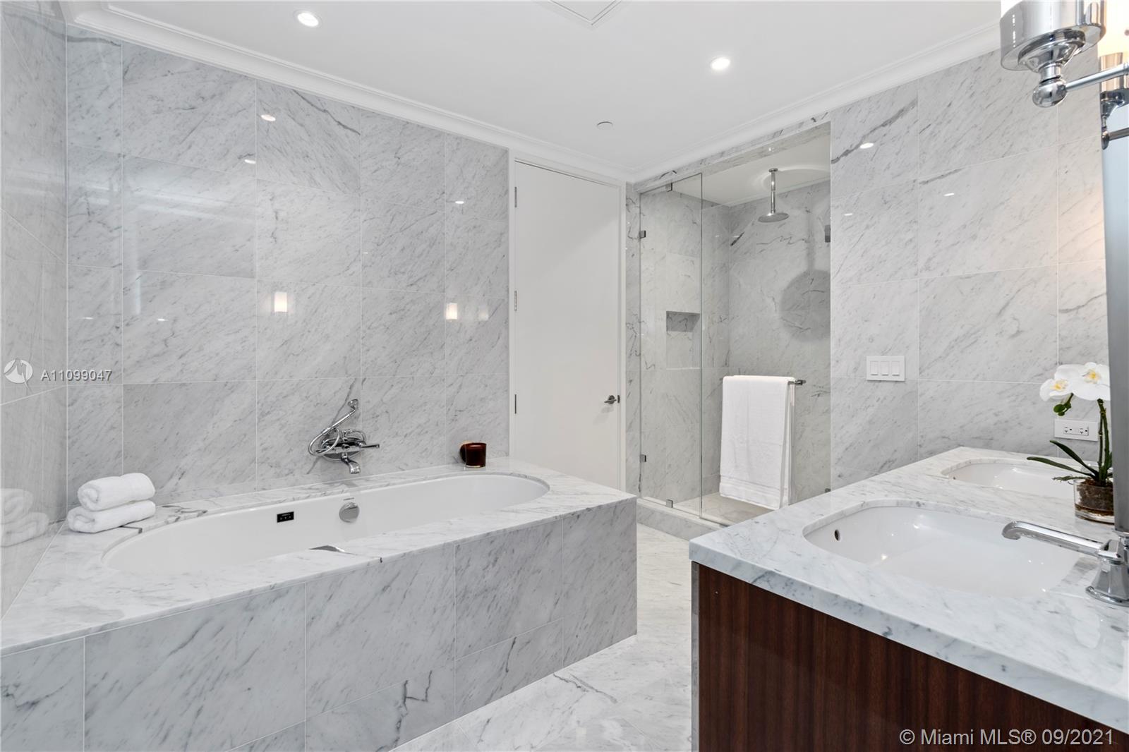 THE RITZ CARLTON RESIDENCE - Residential