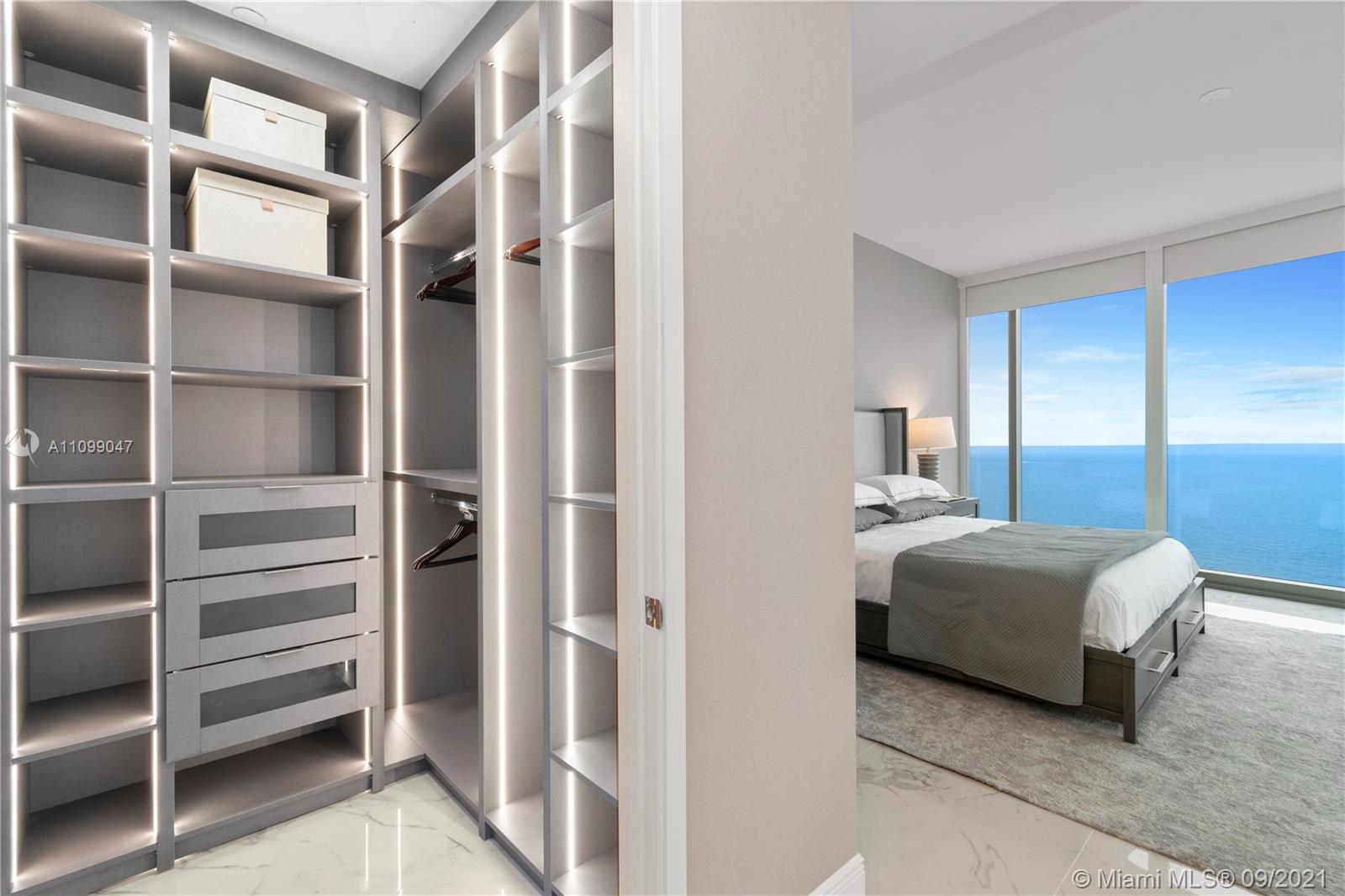 THE RITZ CARLTON RESIDENCE - Residential