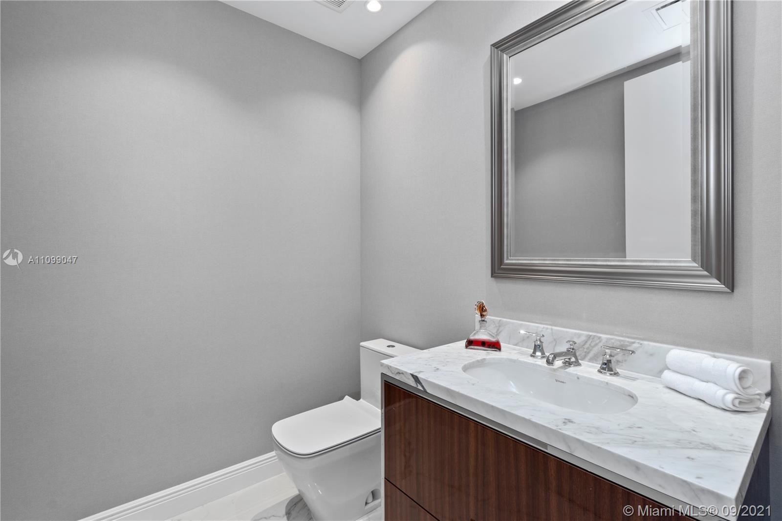 THE RITZ CARLTON RESIDENCE - Residential