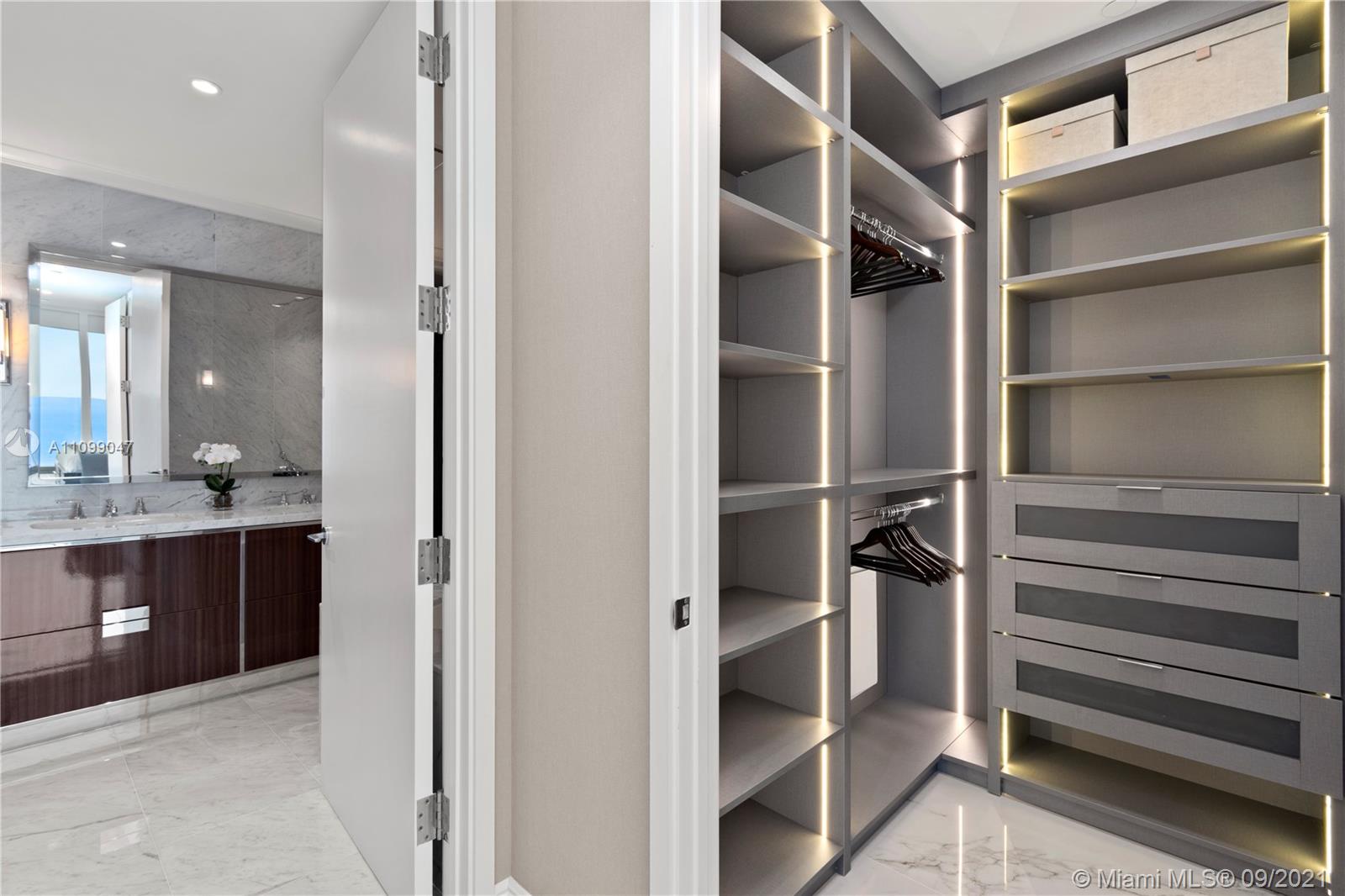 THE RITZ CARLTON RESIDENCE - Residential