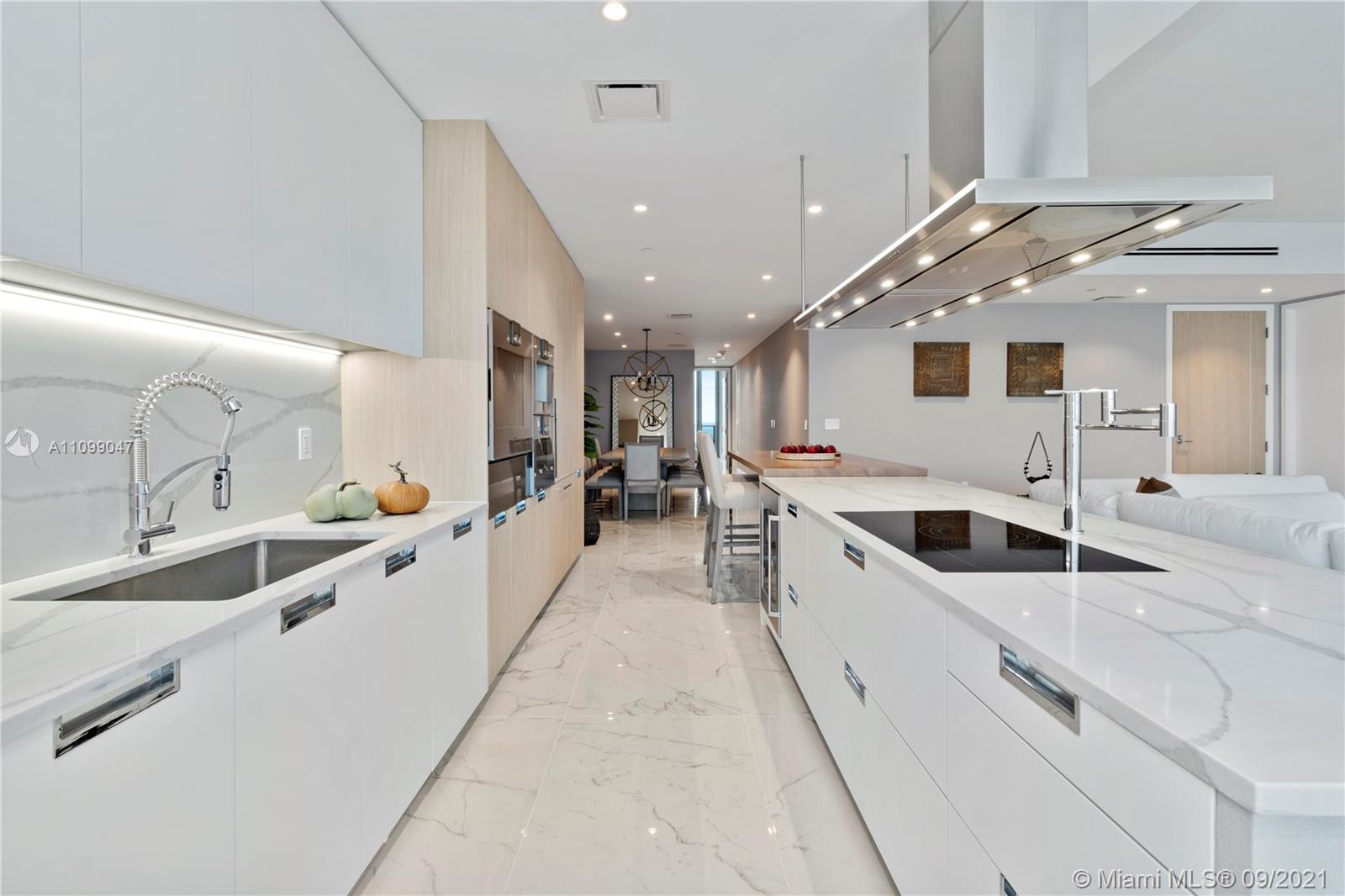 THE RITZ CARLTON RESIDENCE - Residential