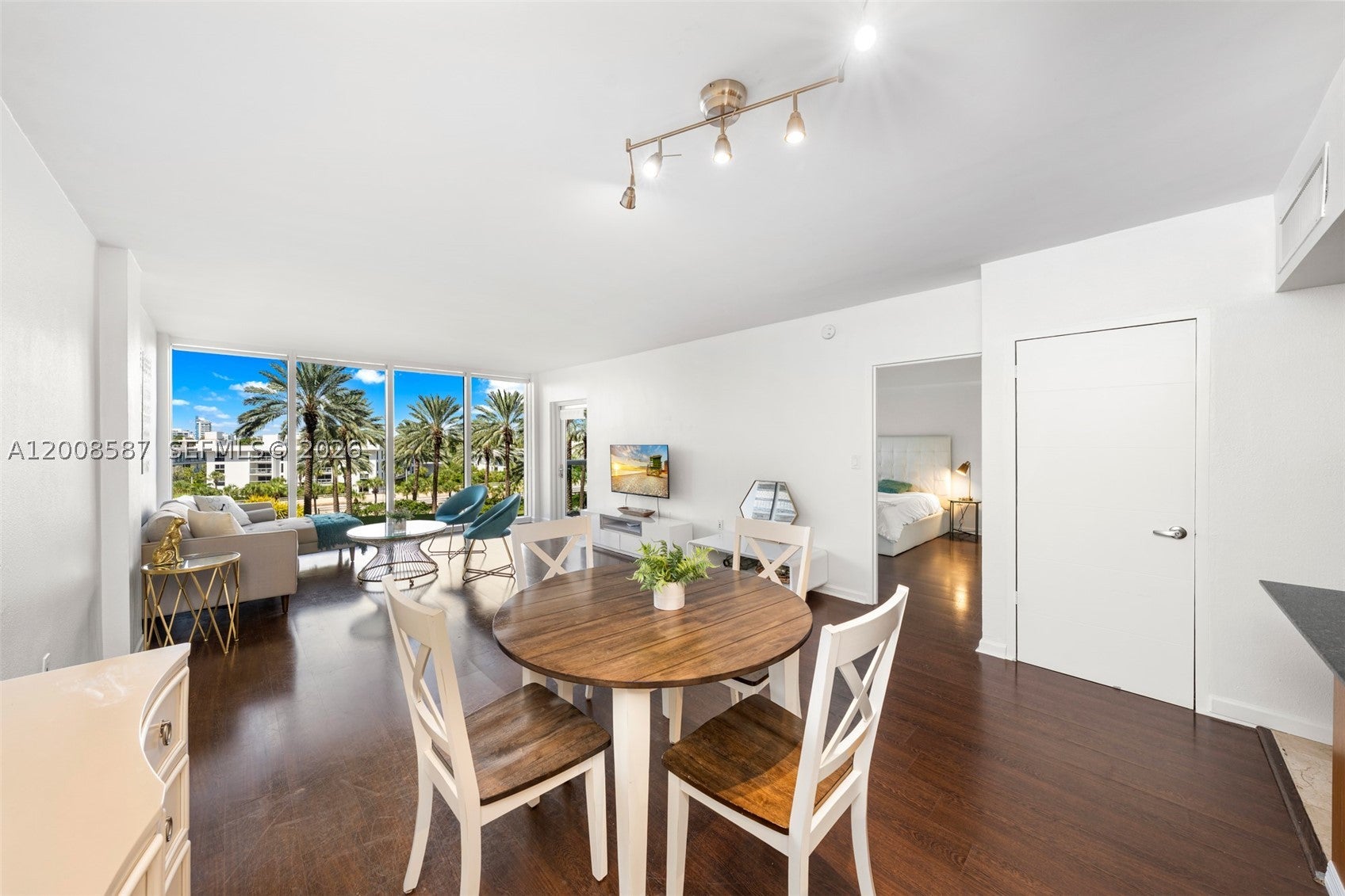 10275 Collins Ave 327
