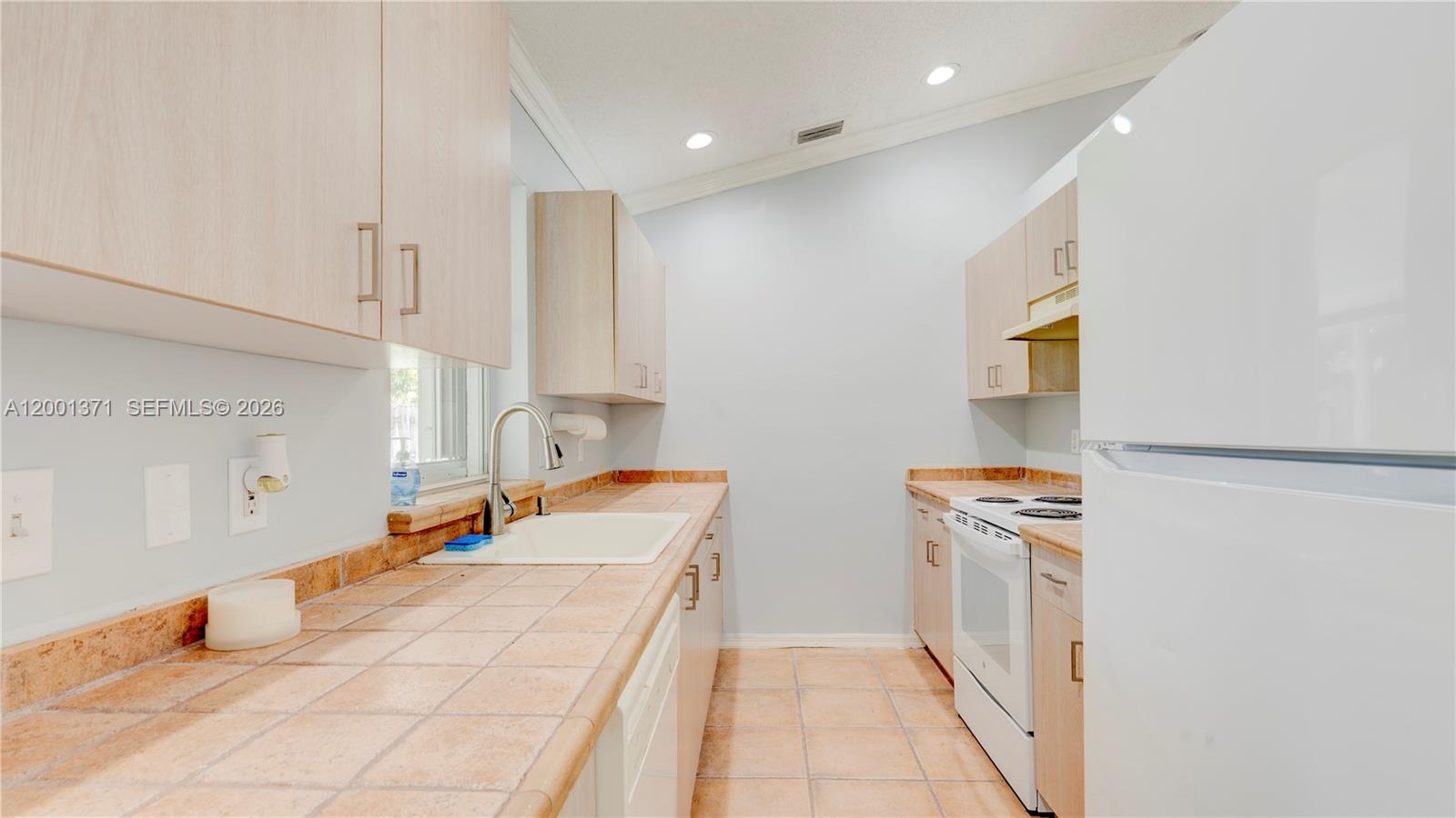 HIGH RIDGE EST - Residential