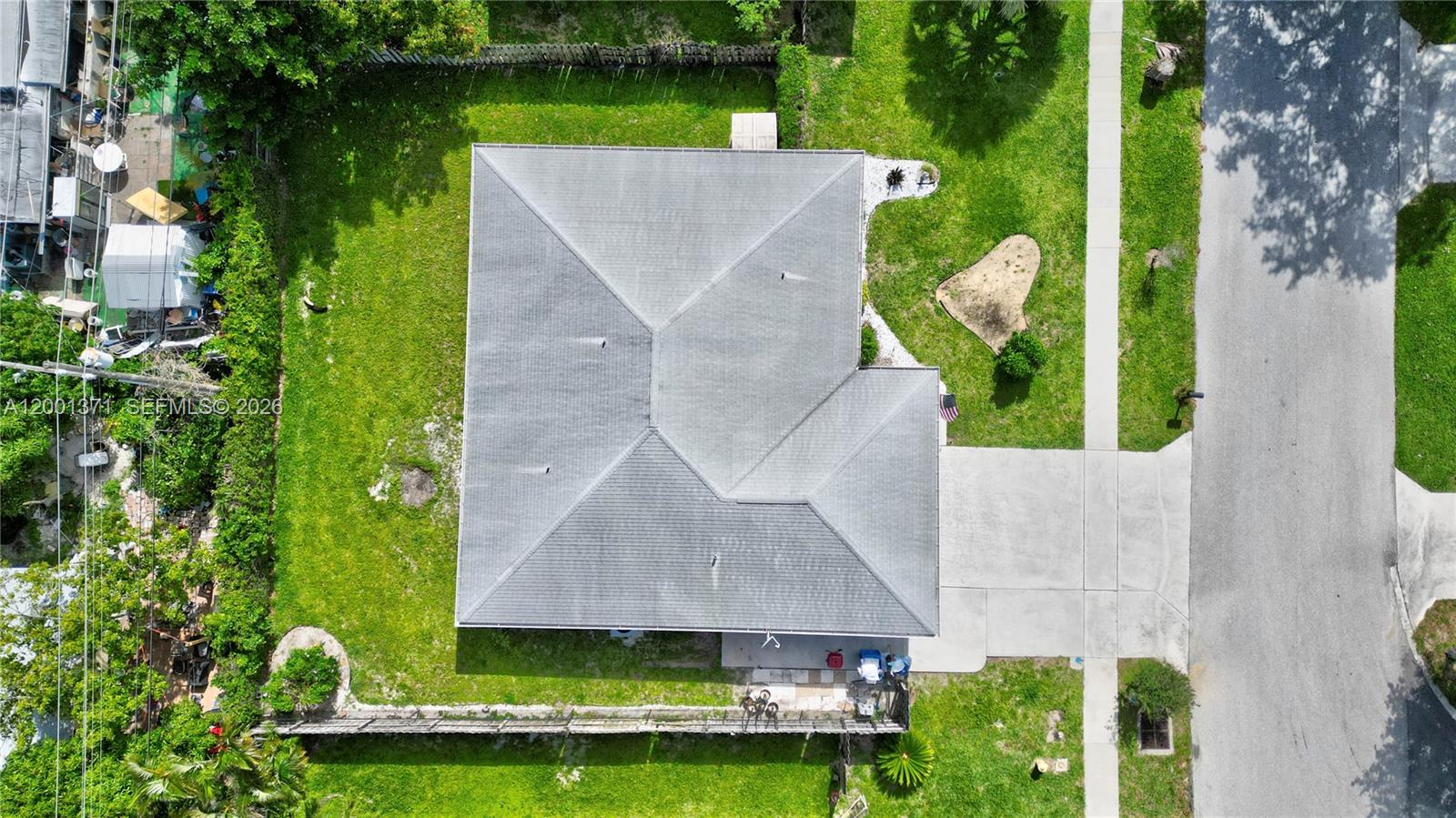 1067 Julia Heights Dr