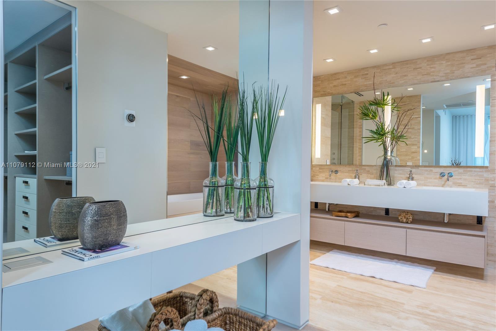 CONTINUUM ON SOUTH BEACH - Residential