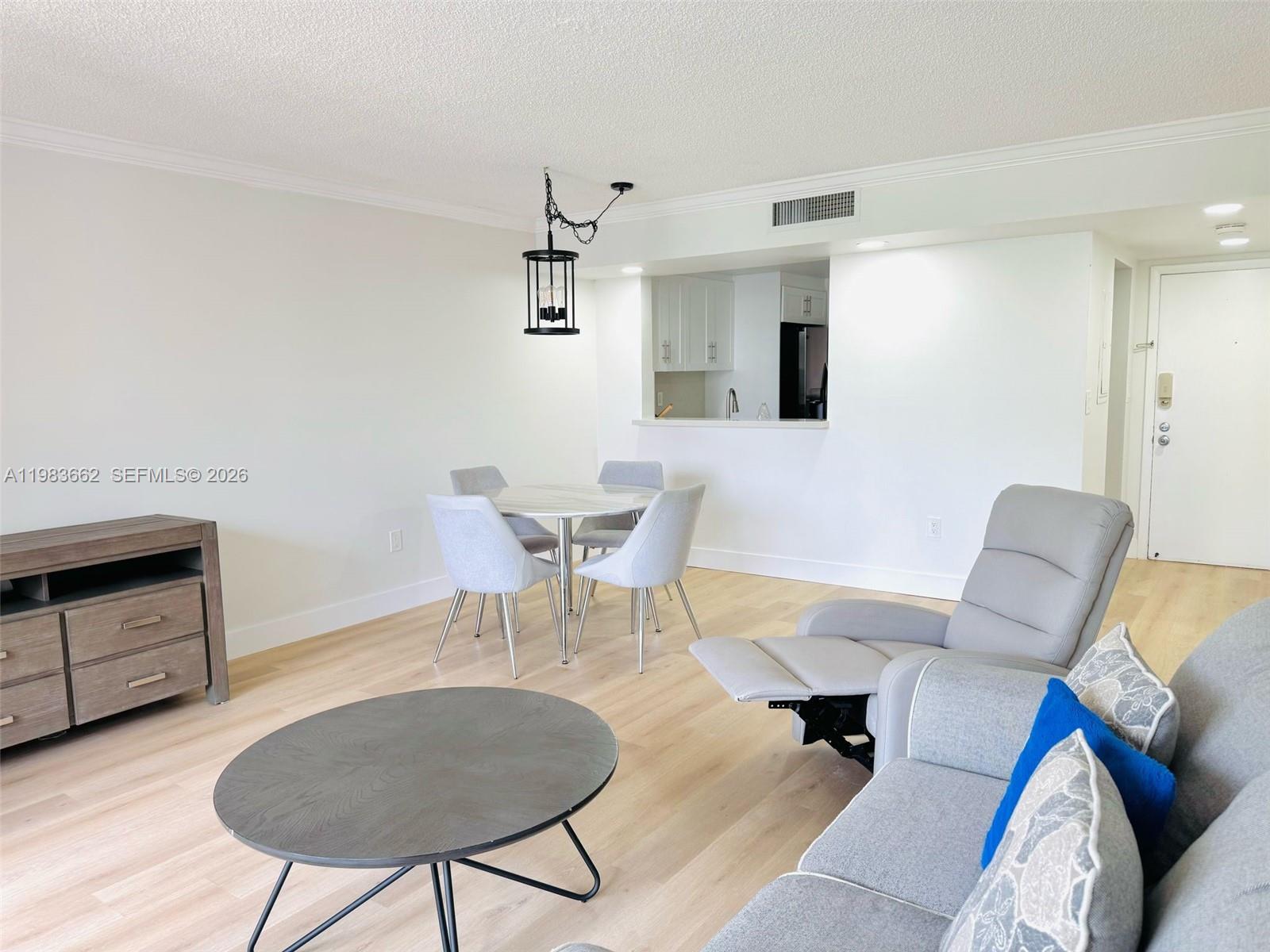 THE HORIZONS CONDO #7 - Residential Lease