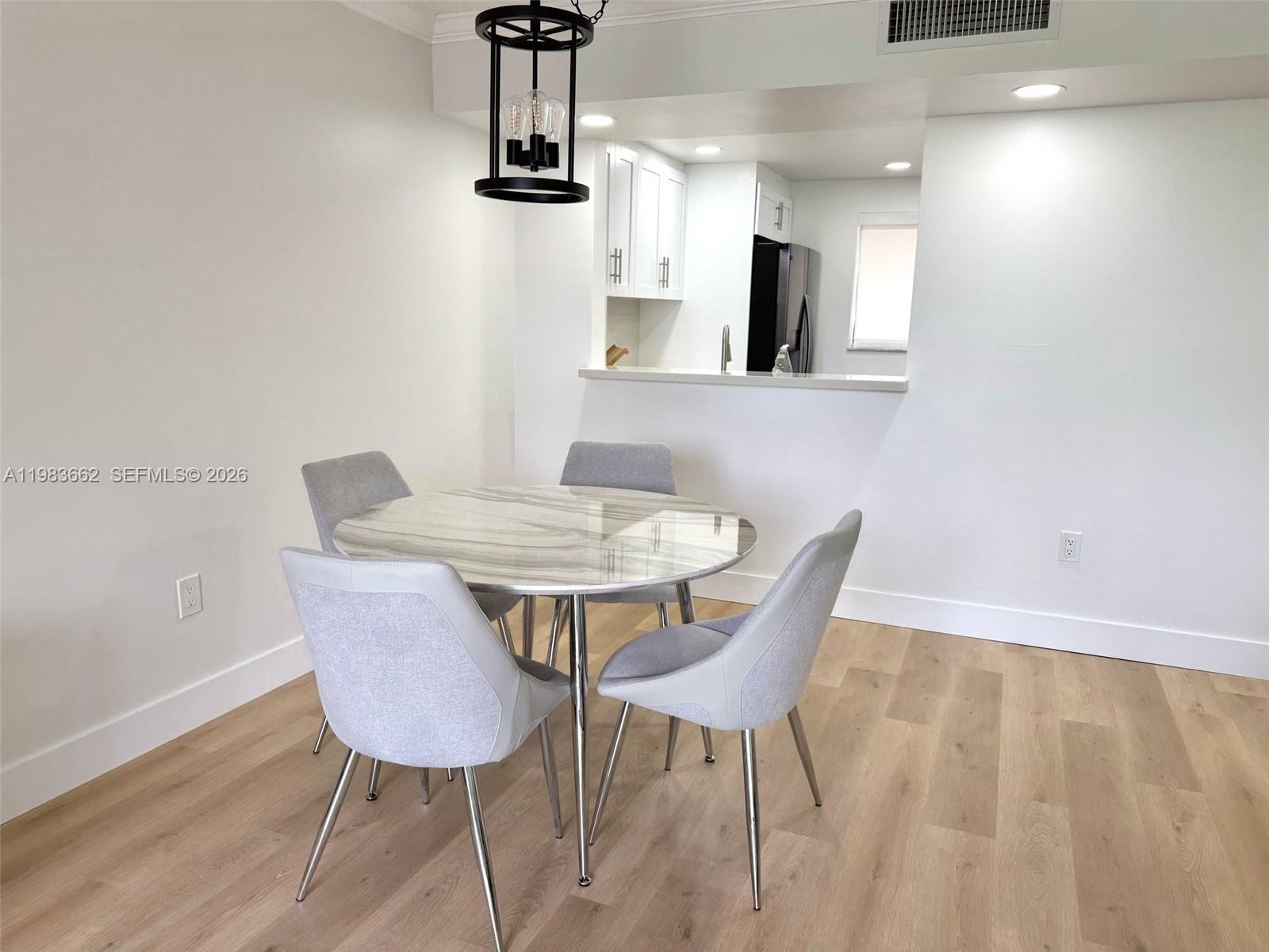 THE HORIZONS CONDO #7 - Residential Lease