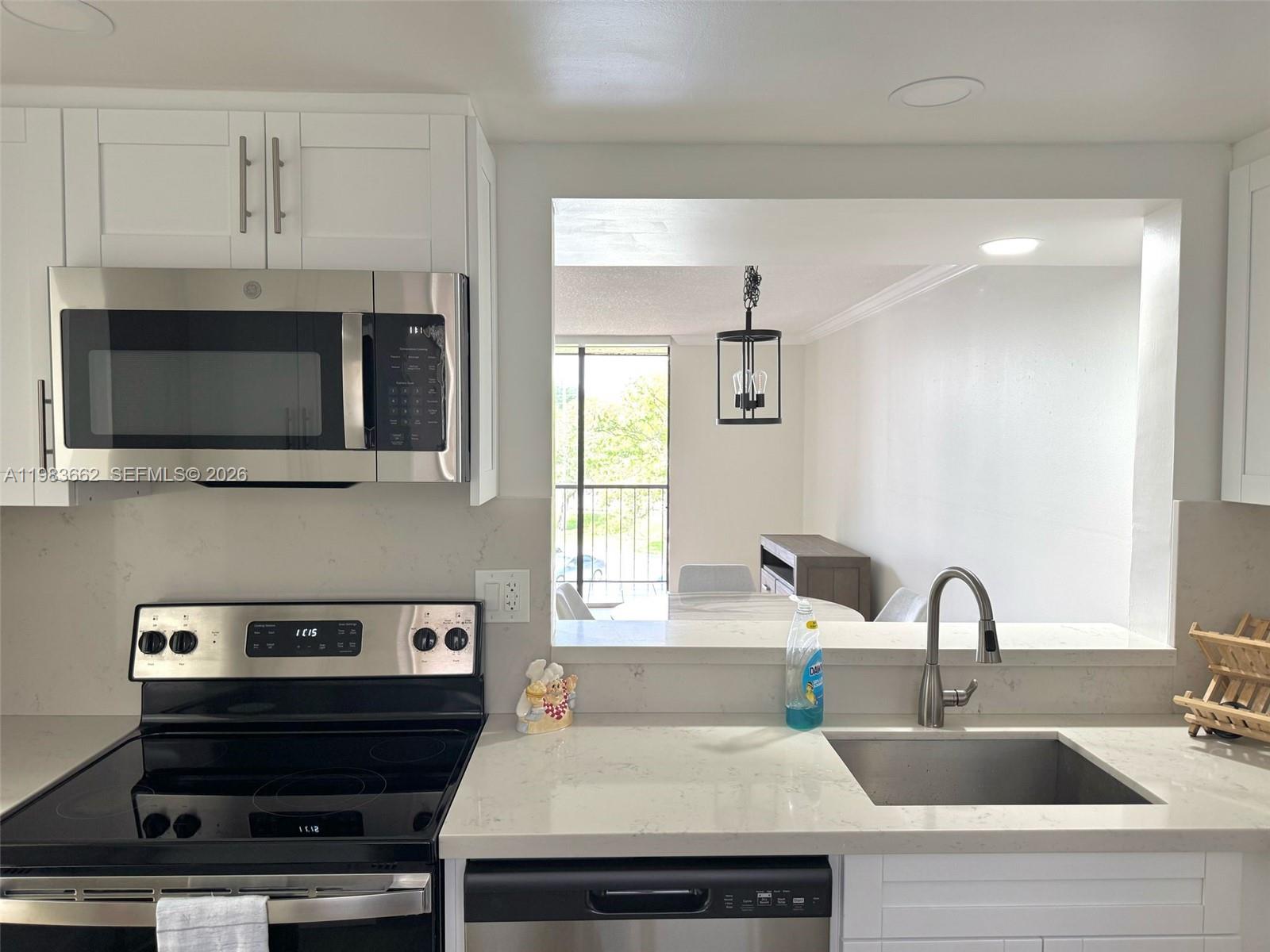 THE HORIZONS CONDO #7 - Residential Lease