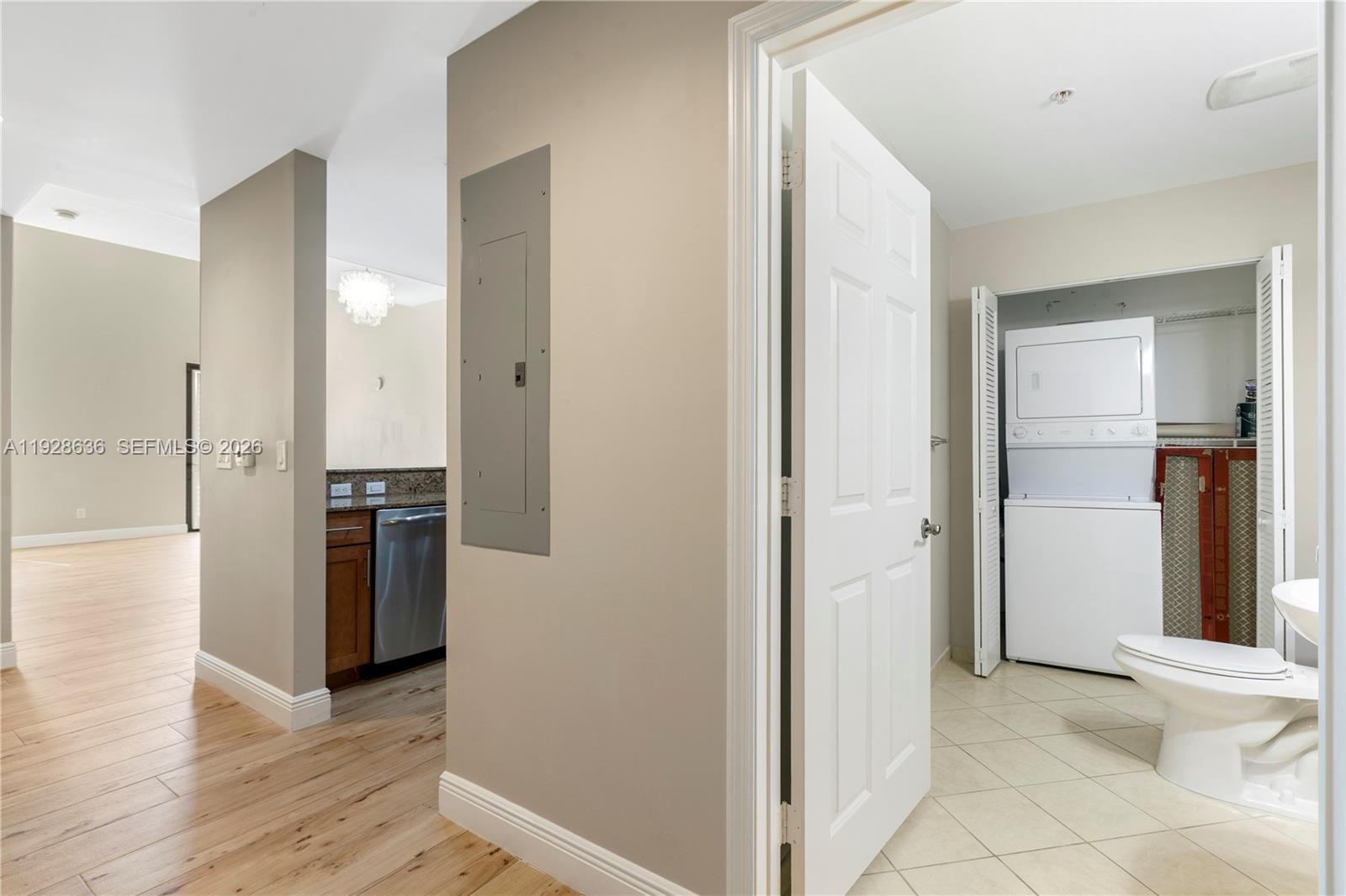 COLONNADE AT DADELAND SW - Residential