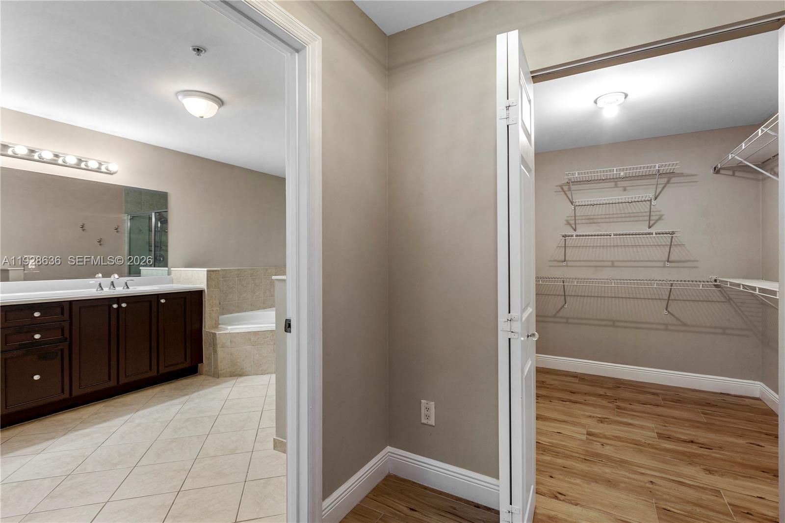 COLONNADE AT DADELAND SW - Residential