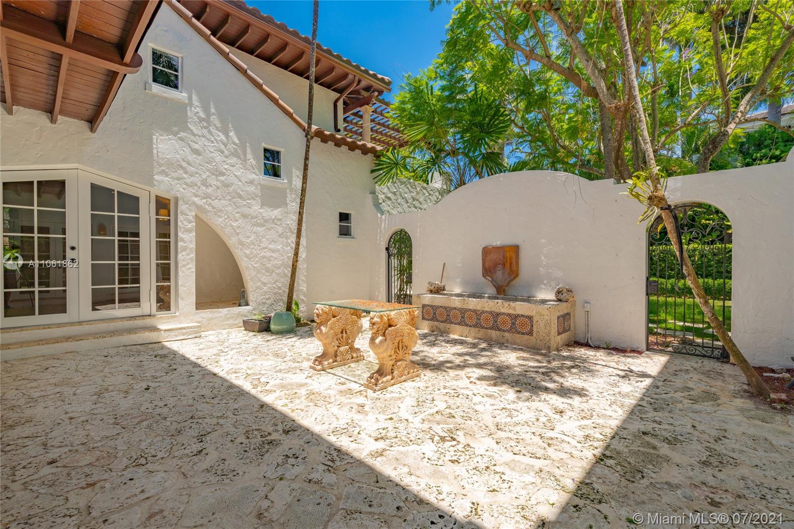 ENTRADA - Residential