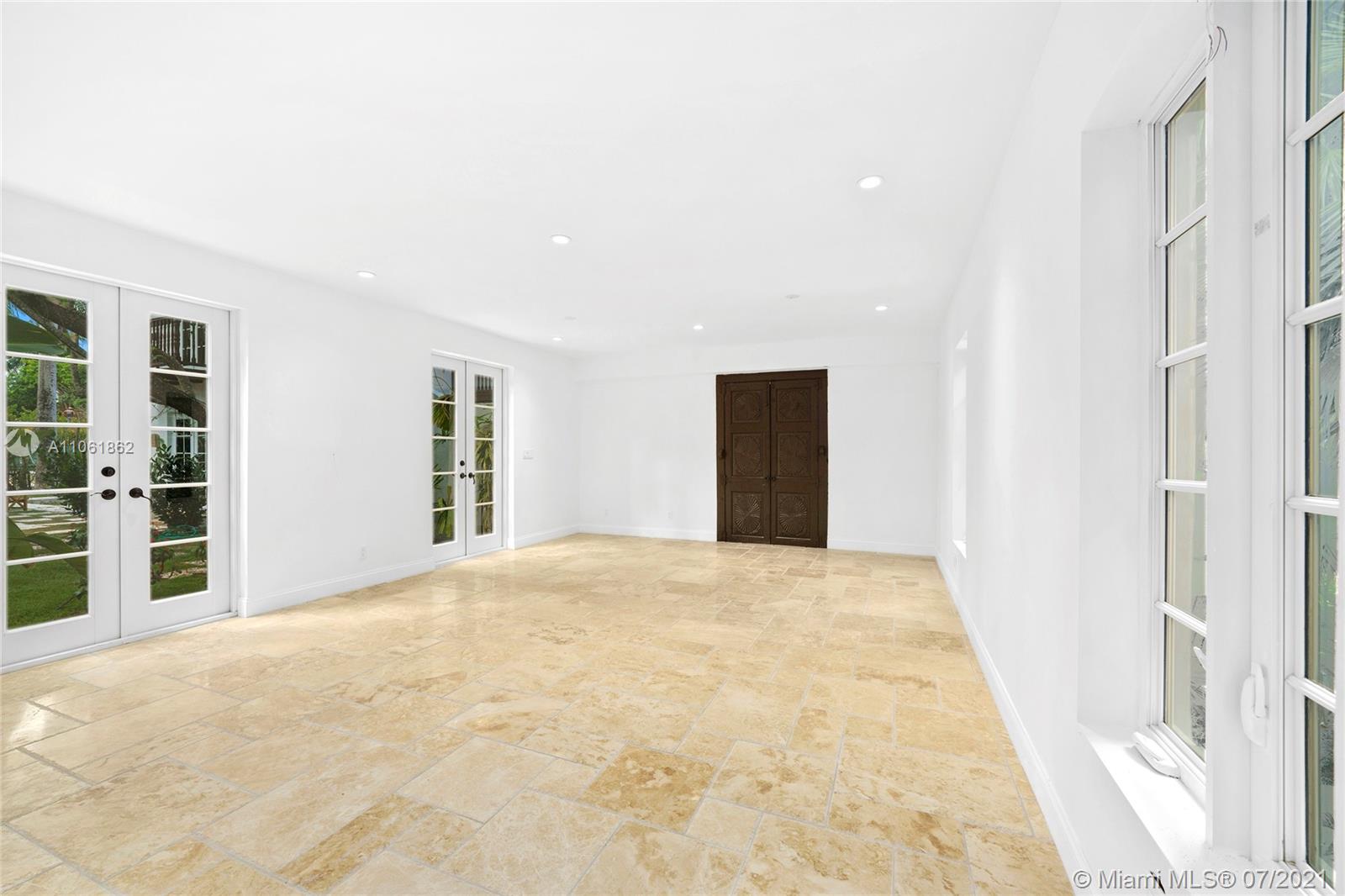 ENTRADA - Residential