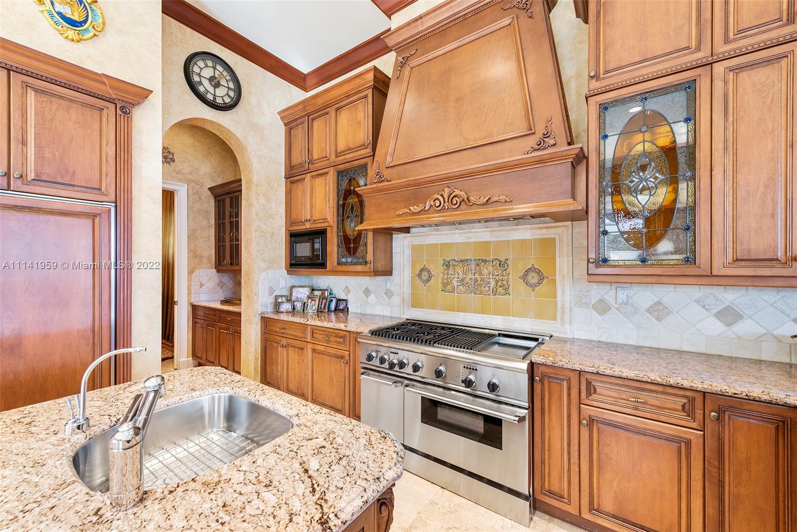 ISLAND ESTATES - Residential