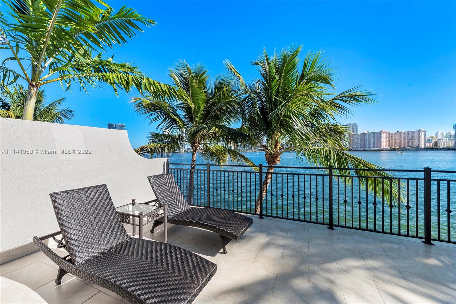 ISLAND ESTATES - Residential