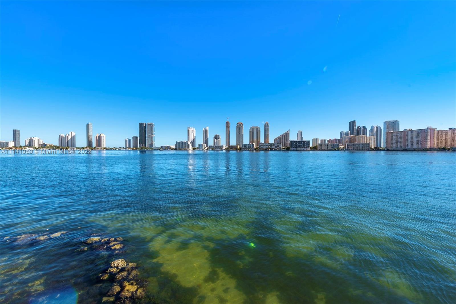 ISLAND ESTATES - Residential