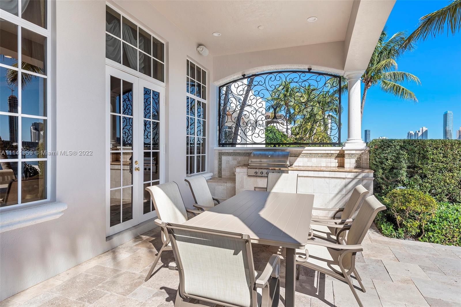 ISLAND ESTATES - Residential