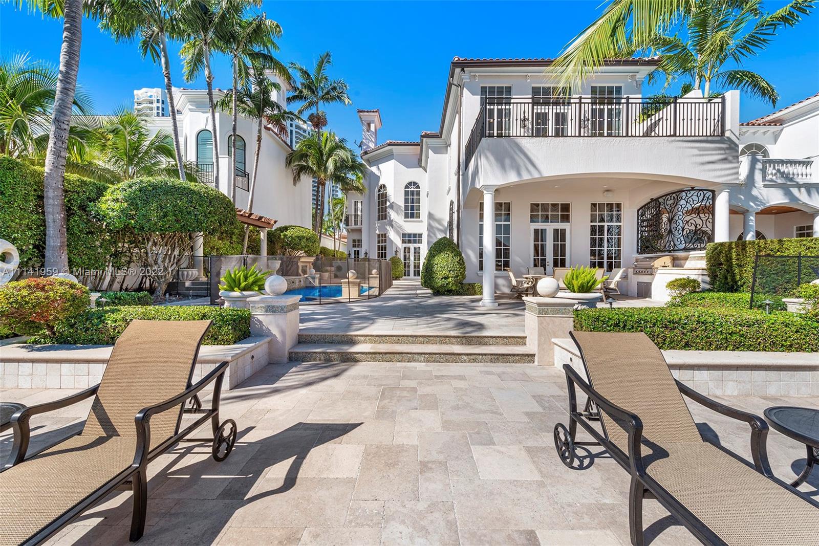 ISLAND ESTATES - Residential