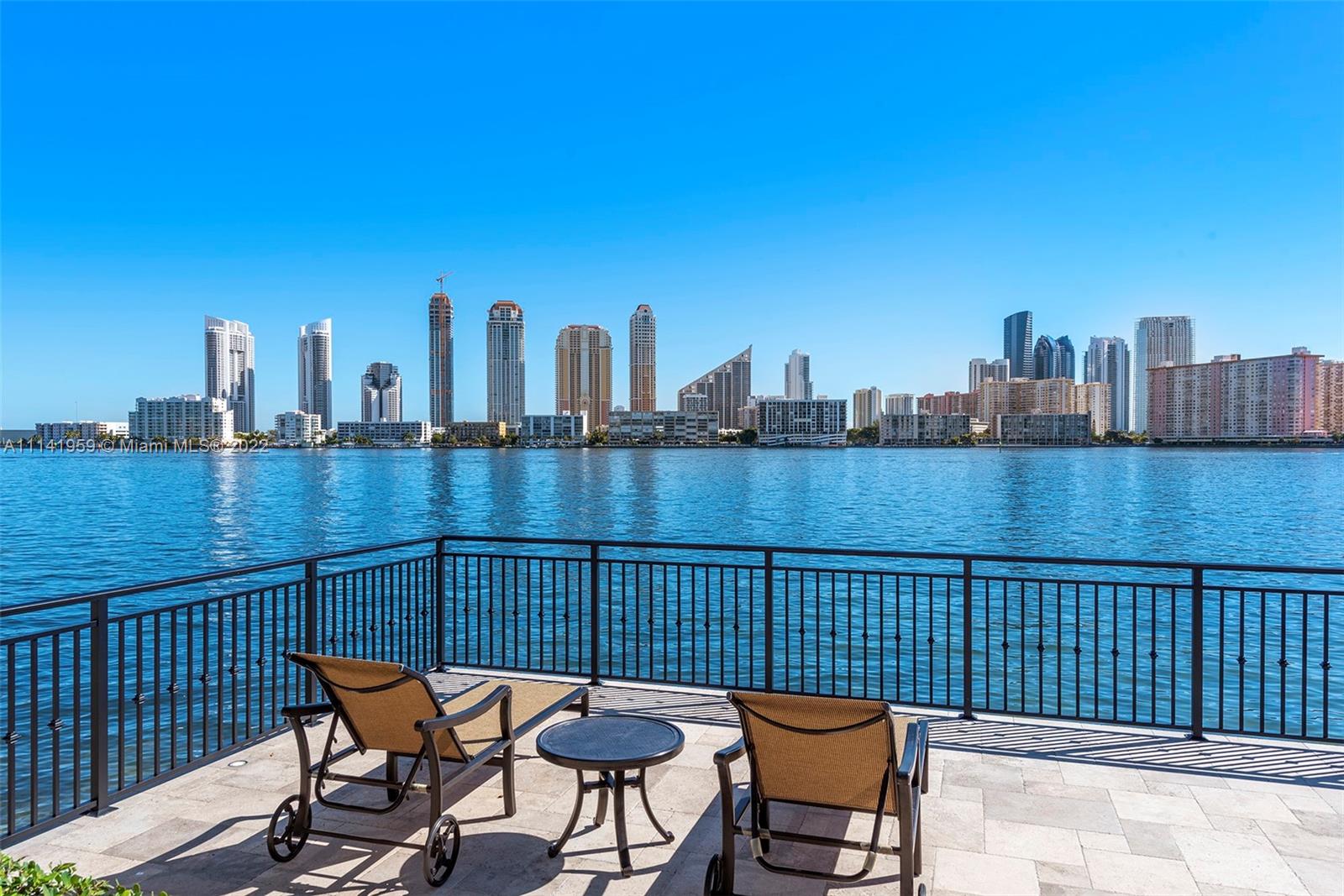 ISLAND ESTATES - Residential