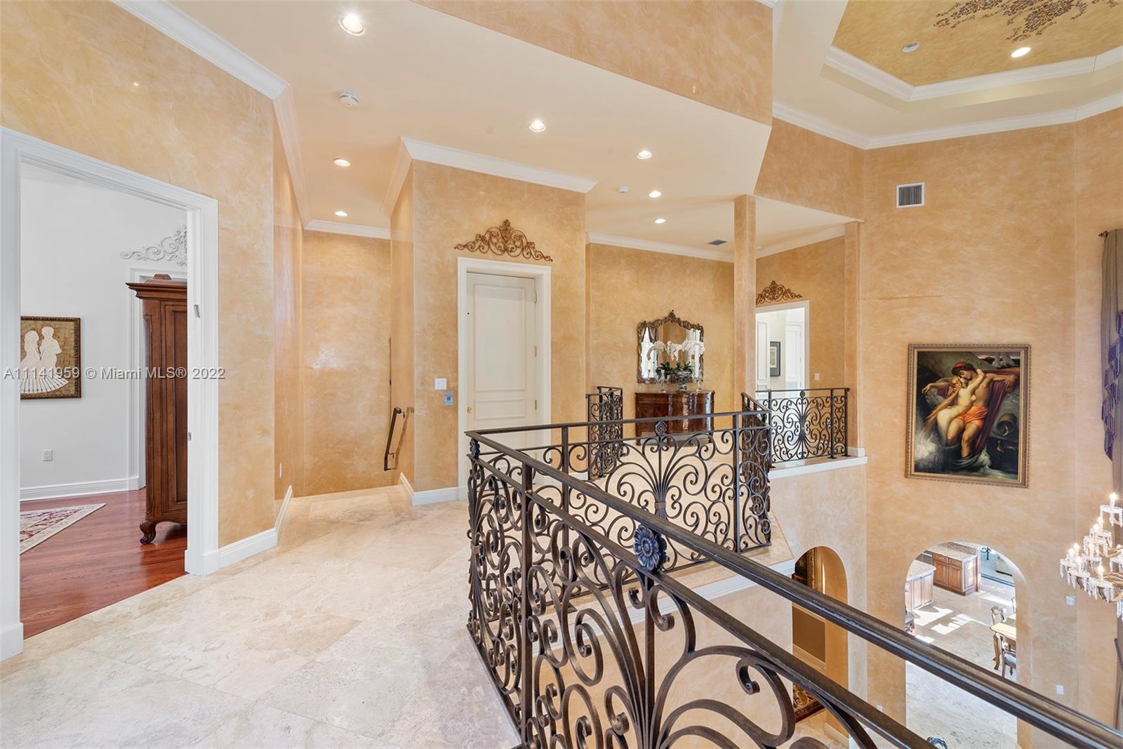 ISLAND ESTATES - Residential