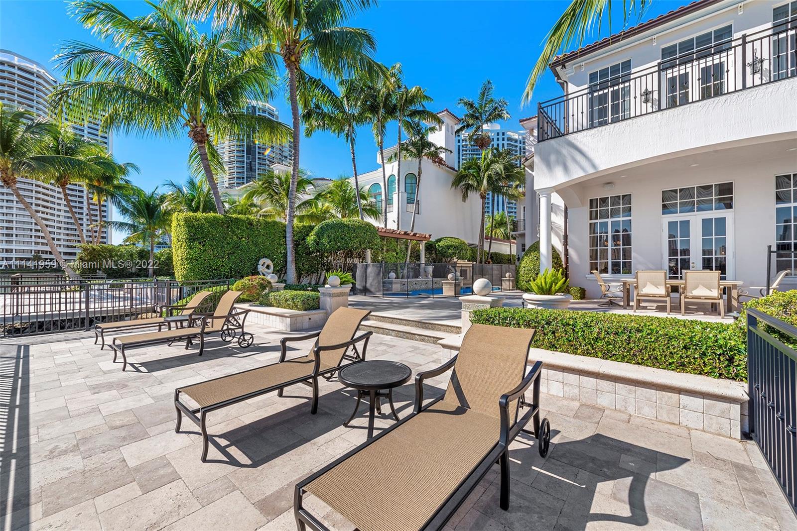 ISLAND ESTATES - Residential