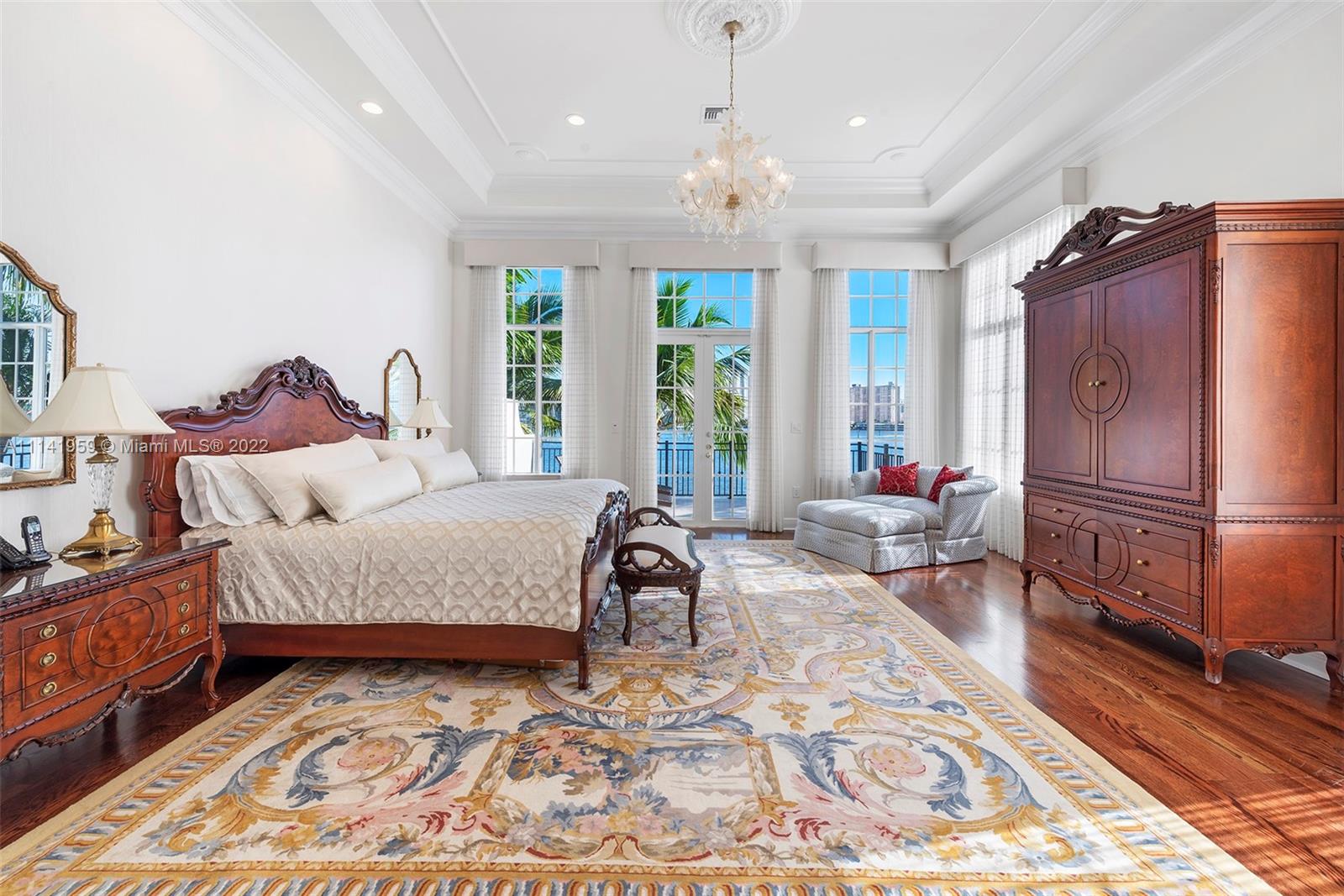 ISLAND ESTATES - Residential