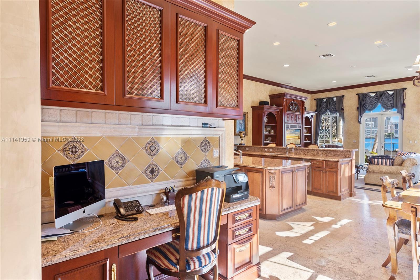 ISLAND ESTATES - Residential