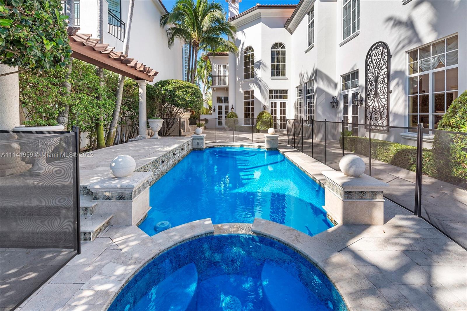 ISLAND ESTATES - Residential