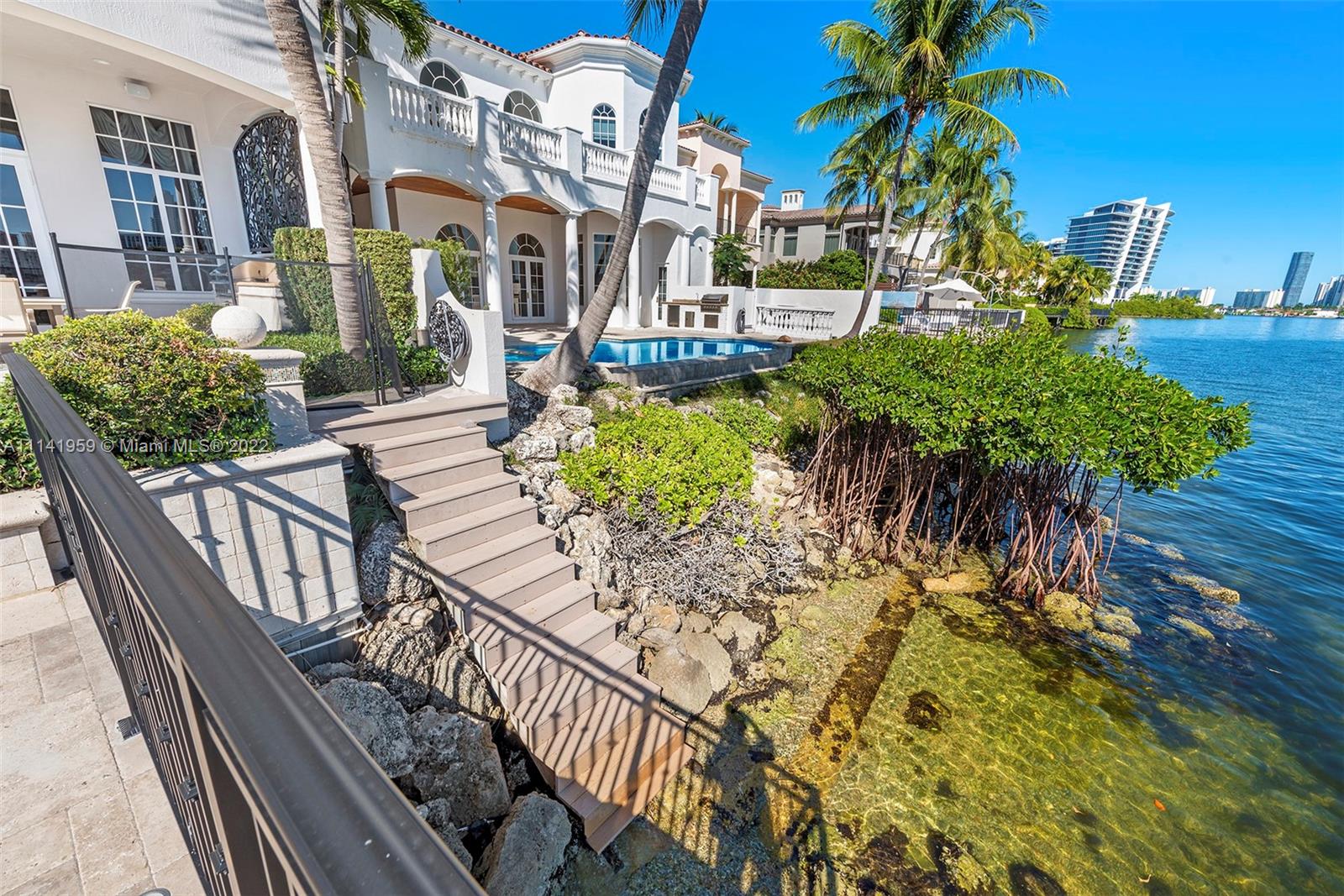 ISLAND ESTATES - Residential