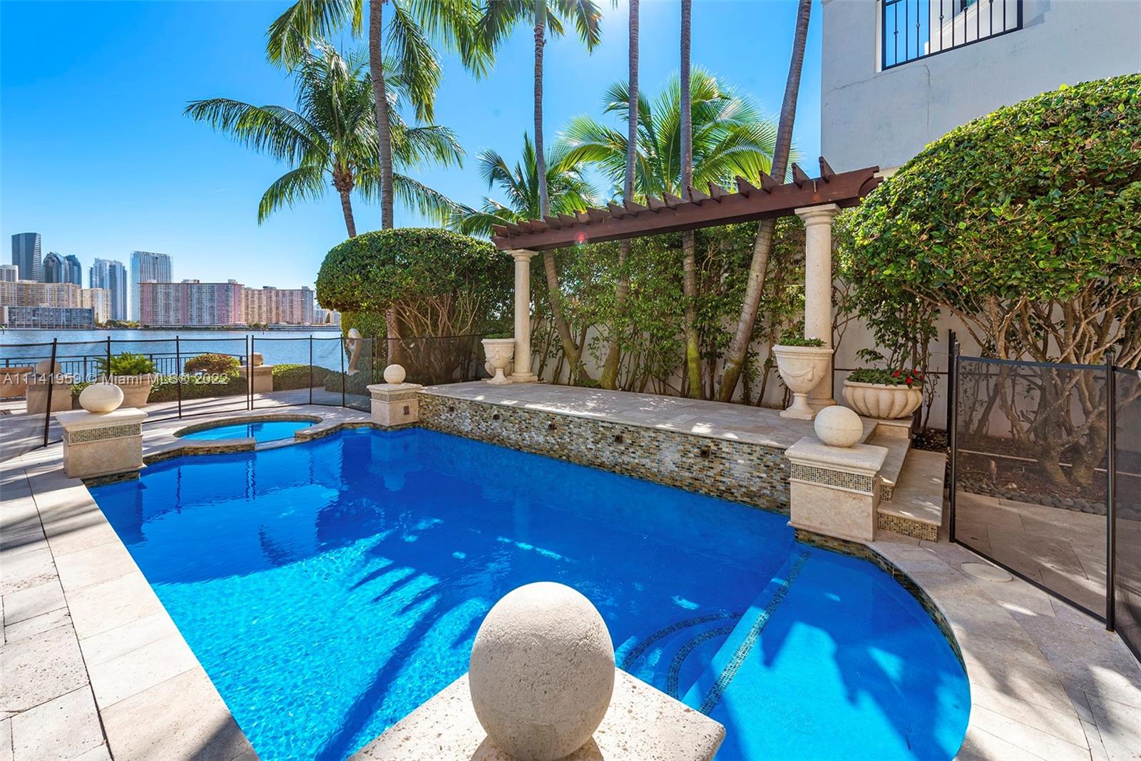 ISLAND ESTATES - Residential