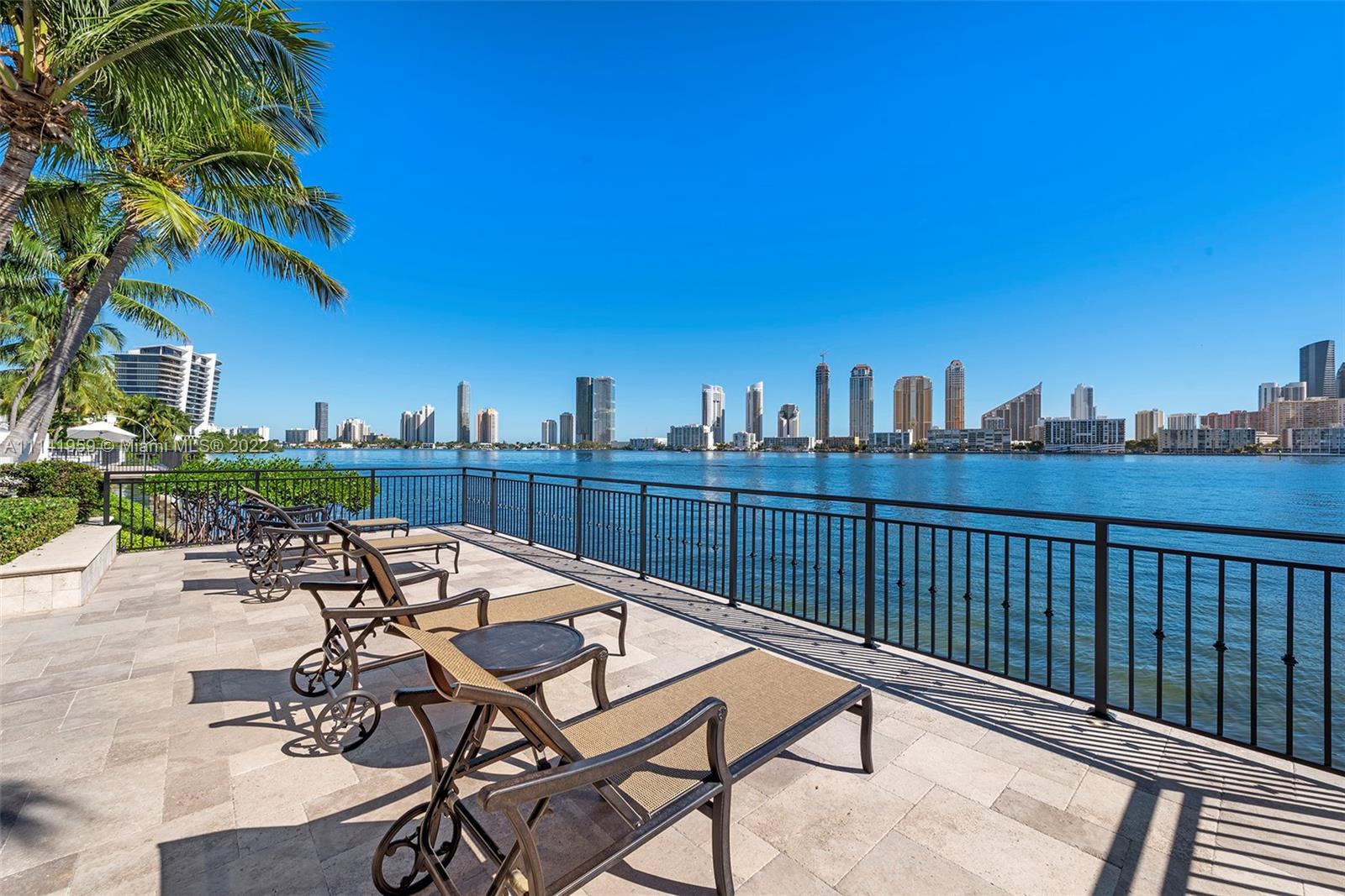 ISLAND ESTATES - Residential