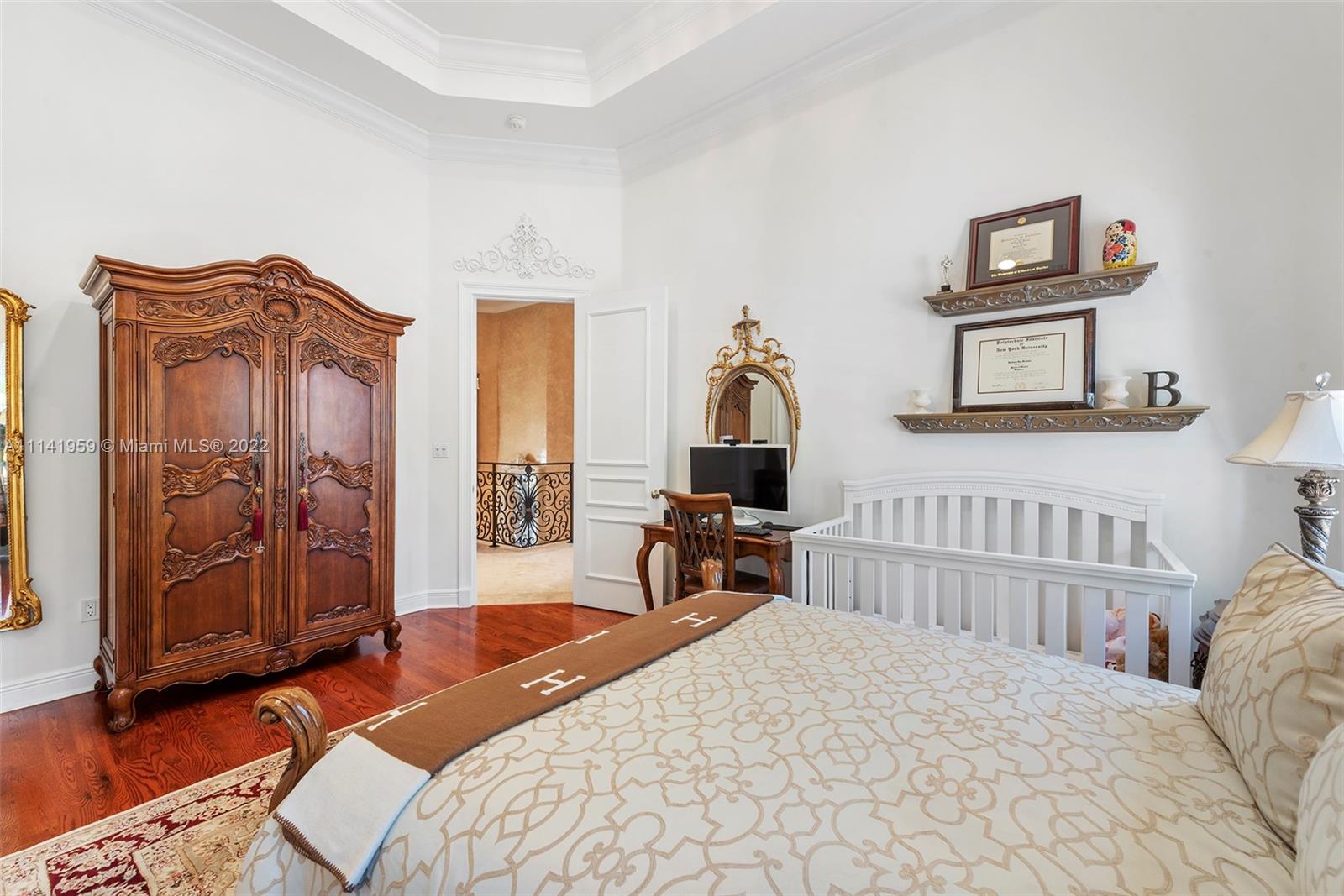 ISLAND ESTATES - Residential