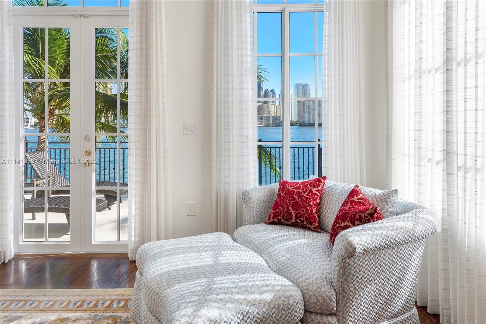 ISLAND ESTATES - Residential