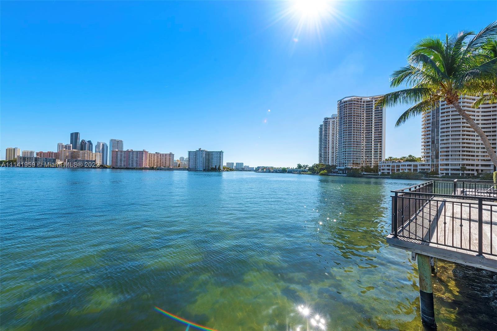 ISLAND ESTATES - Residential