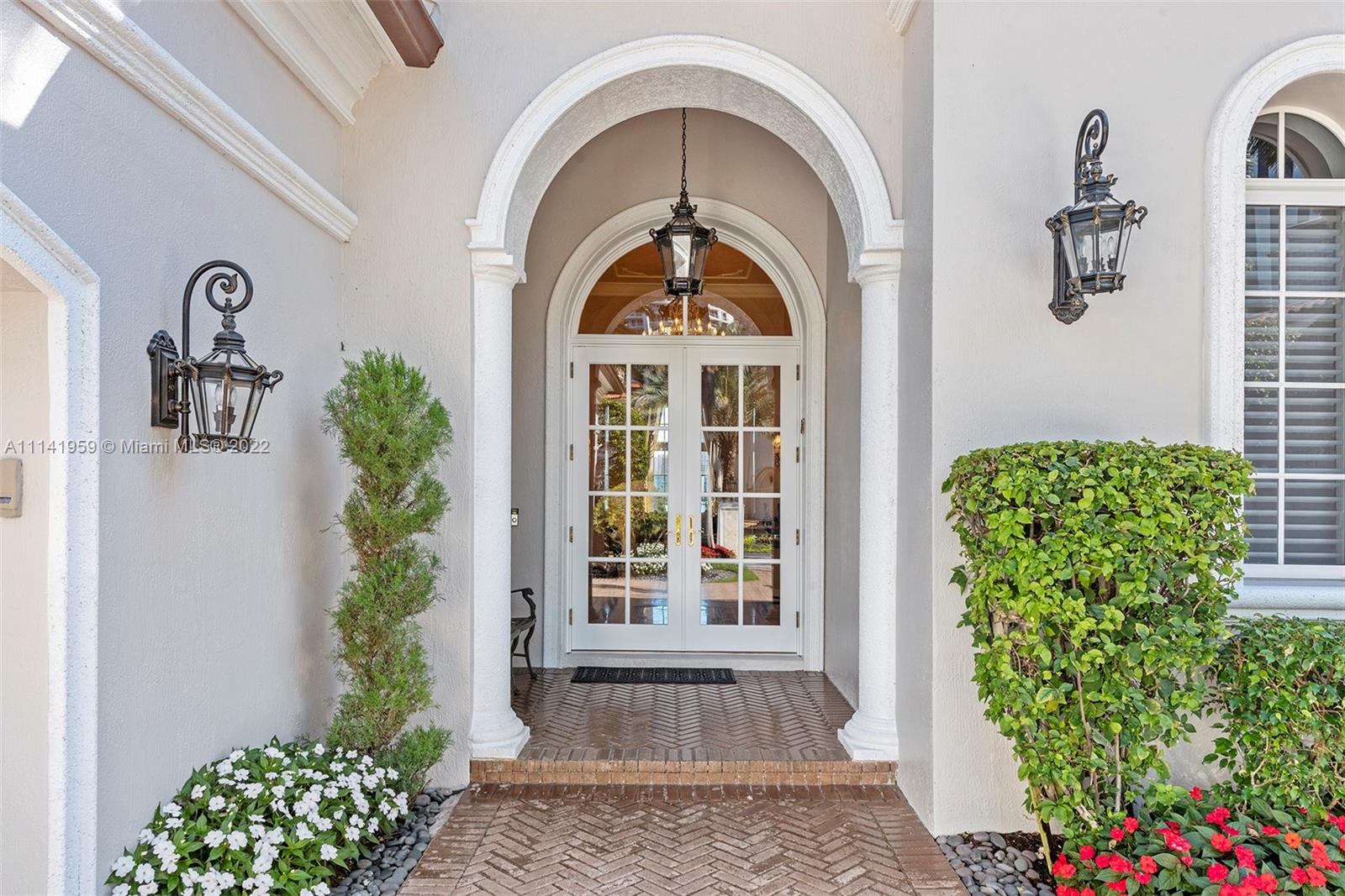 ISLAND ESTATES - Residential