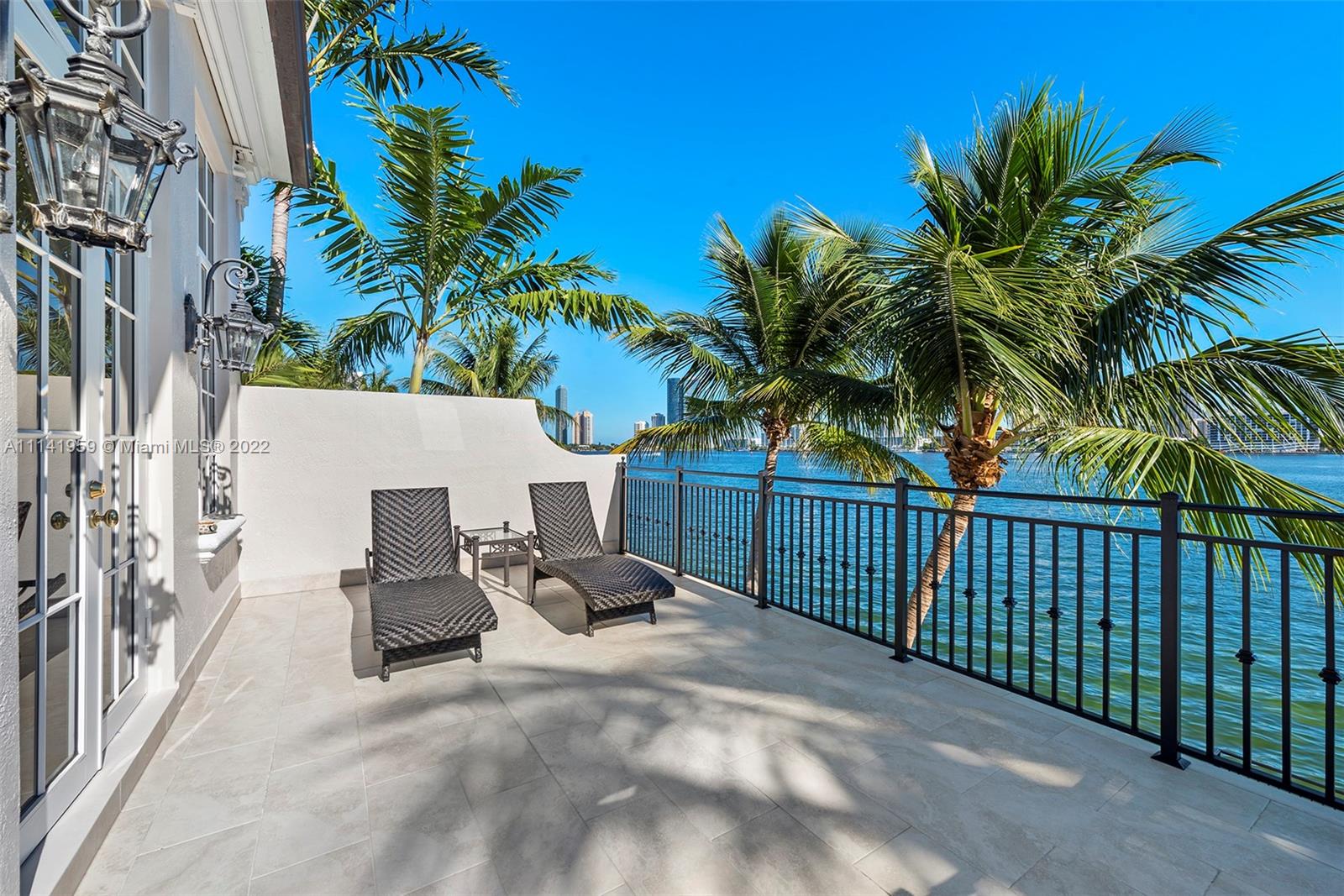 ISLAND ESTATES - Residential