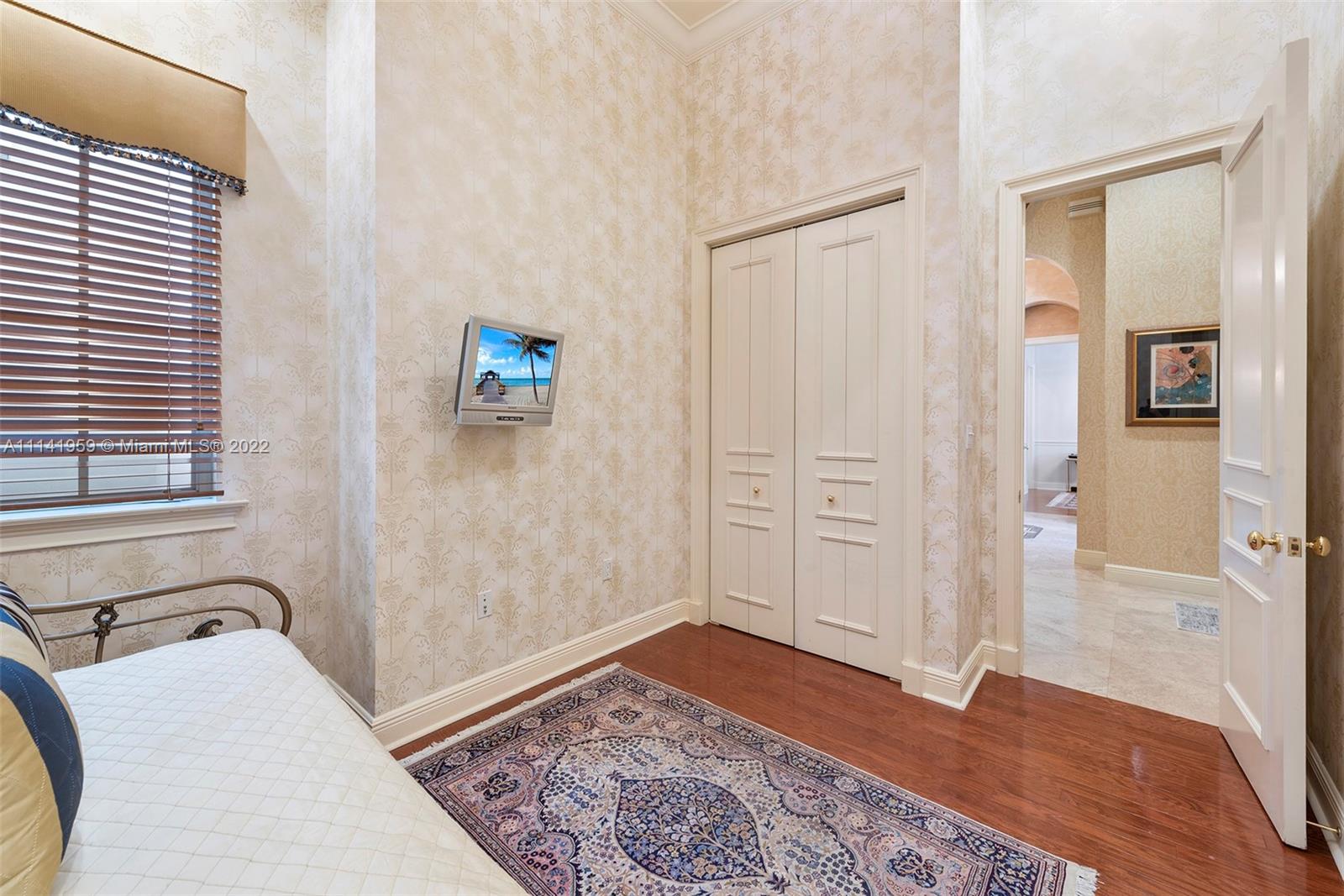 ISLAND ESTATES - Residential