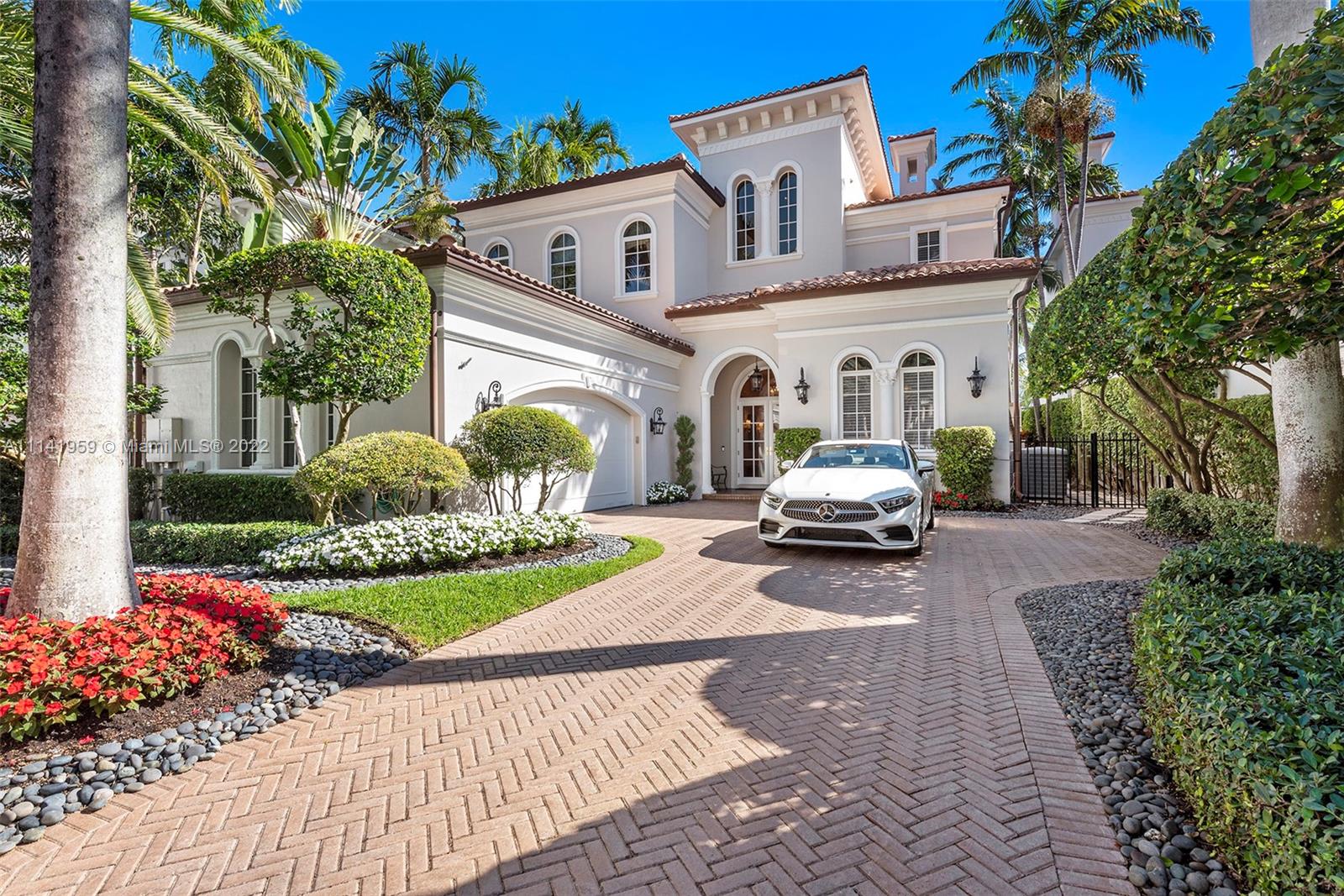 ISLAND ESTATES - Residential