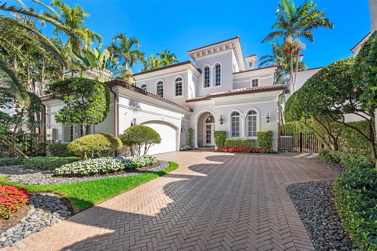 ISLAND ESTATES - Residential