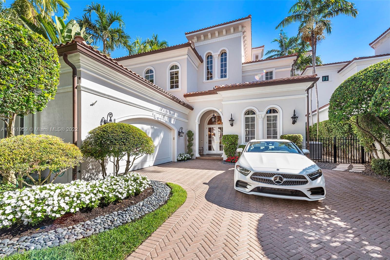 ISLAND ESTATES - Residential