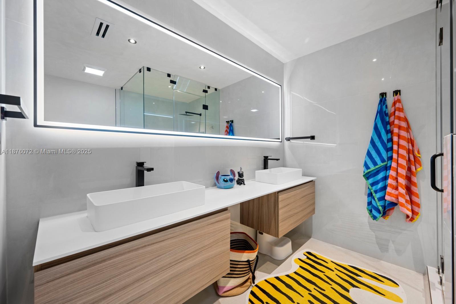 EASTERN SHORES GARDEN APT - Residential Lease