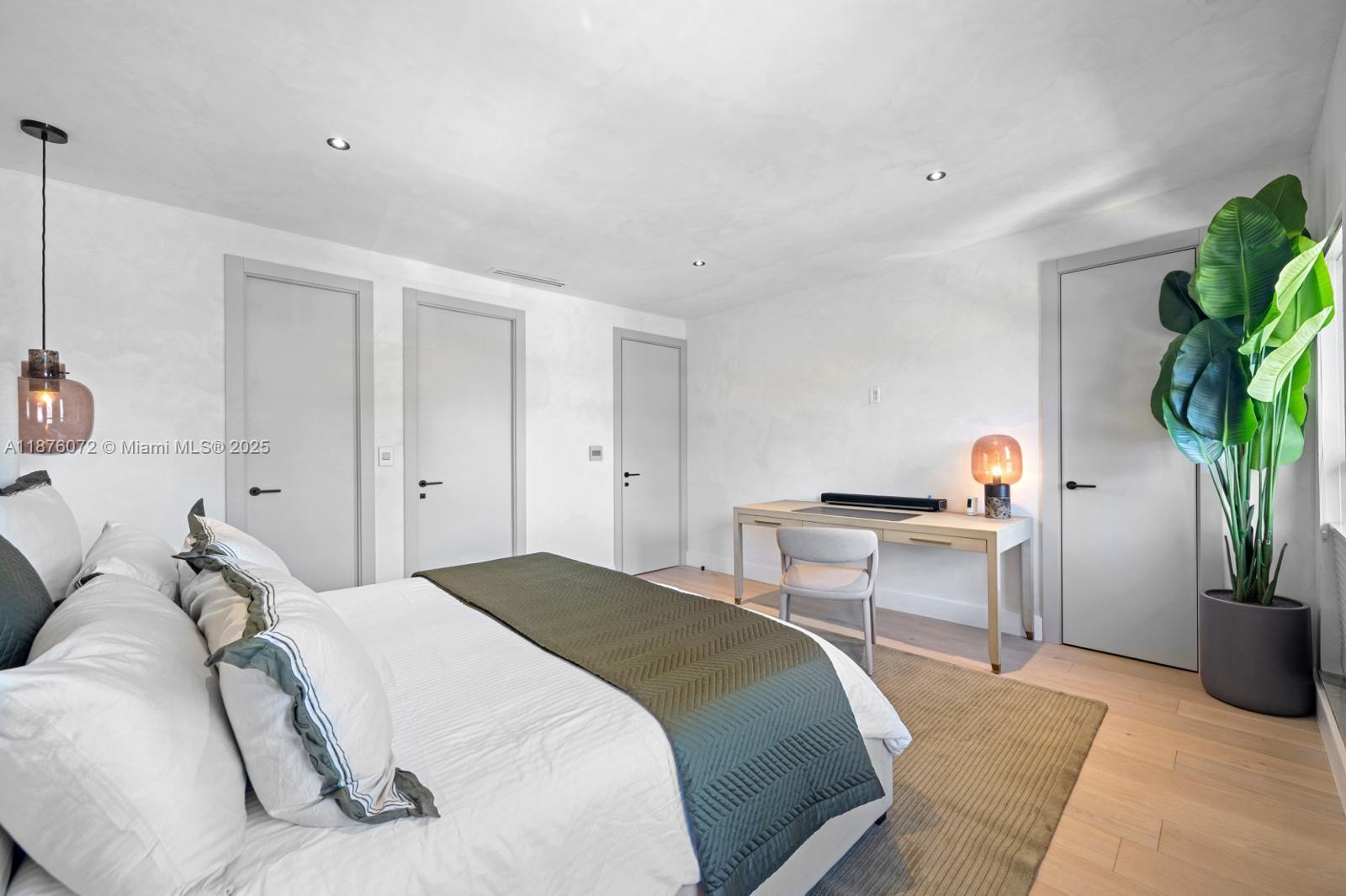 EASTERN SHORES GARDEN APT - Residential Lease