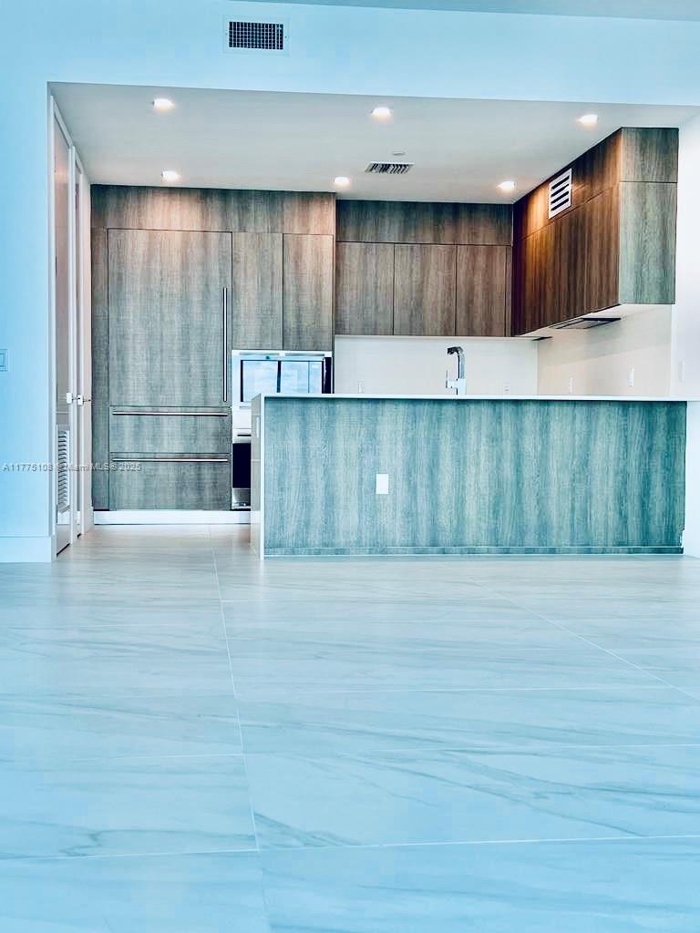 17550 Collins Ave 1104