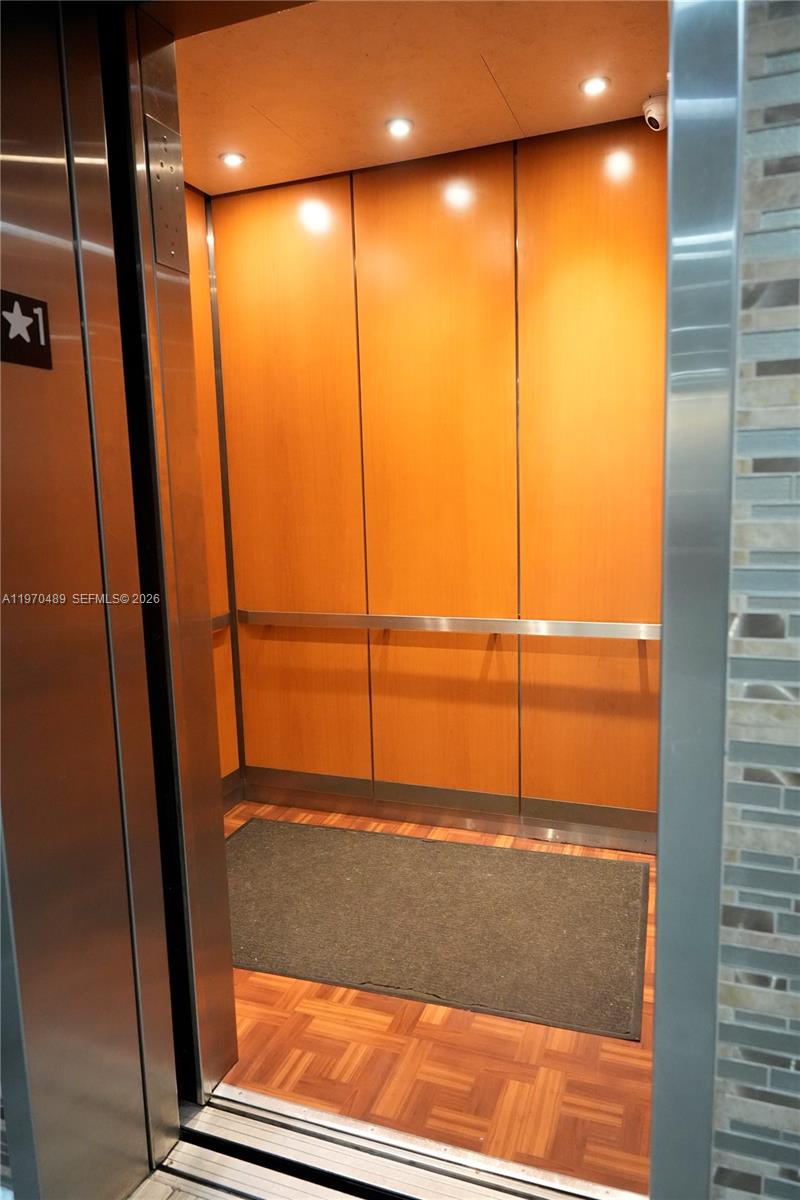 HILLCREST EAST NO 19 COND - Residential