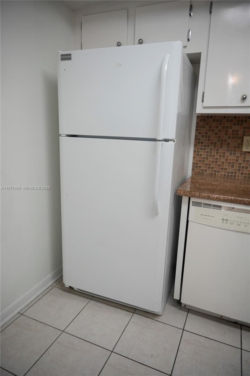 HILLCREST EAST NO 19 COND - Residential