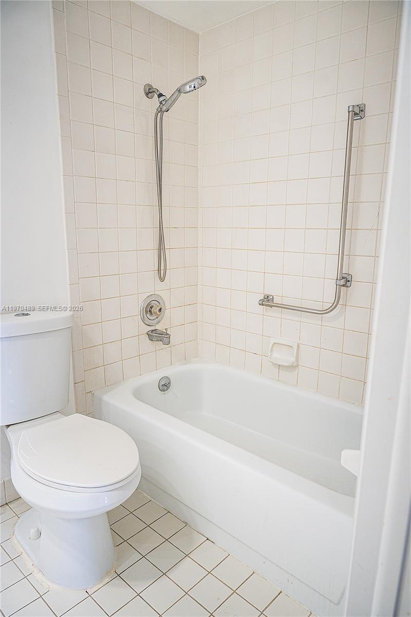 HILLCREST EAST NO 19 COND - Residential