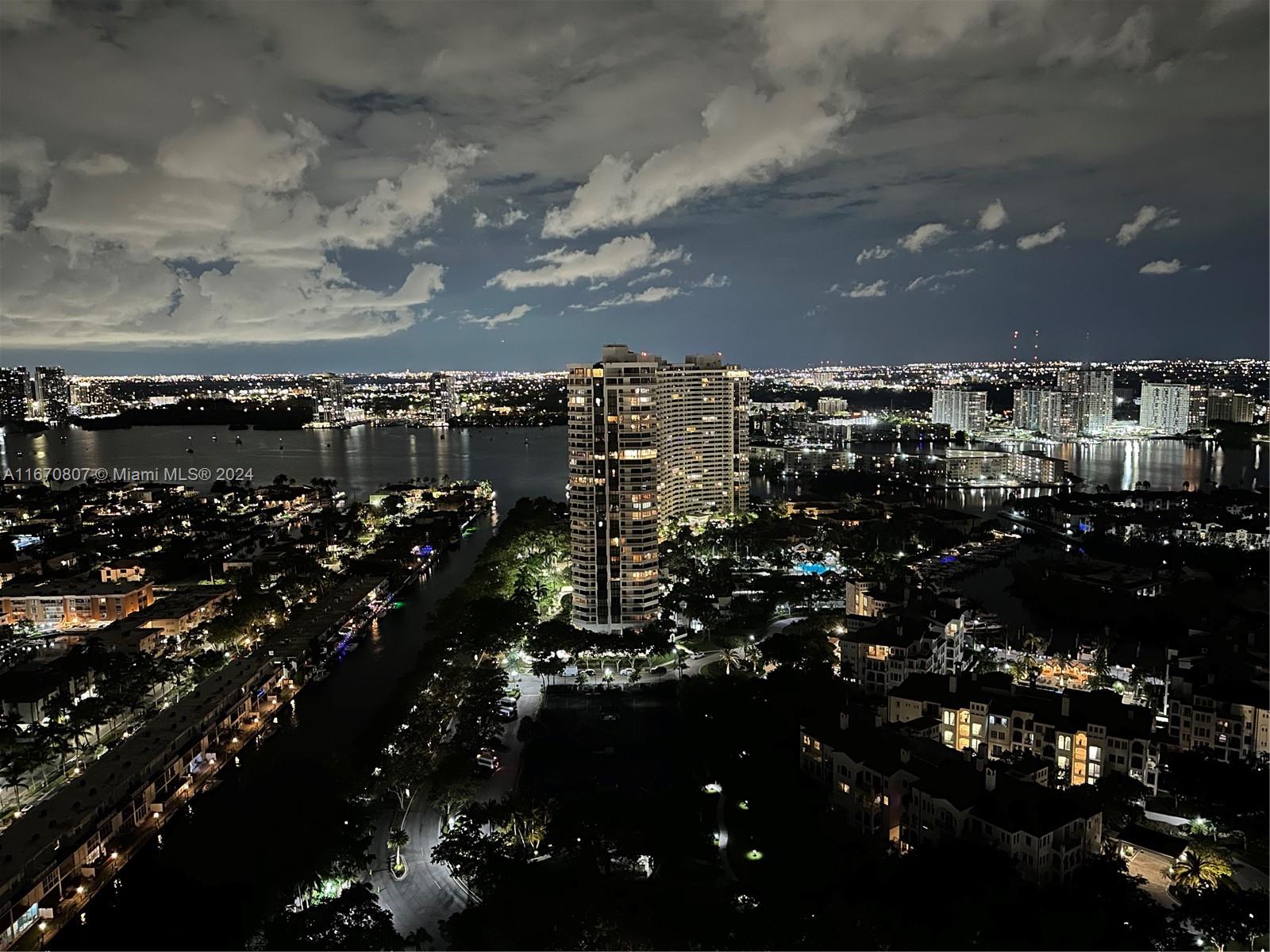 2600 ISL BLVD WILLIAMS IS - Residential