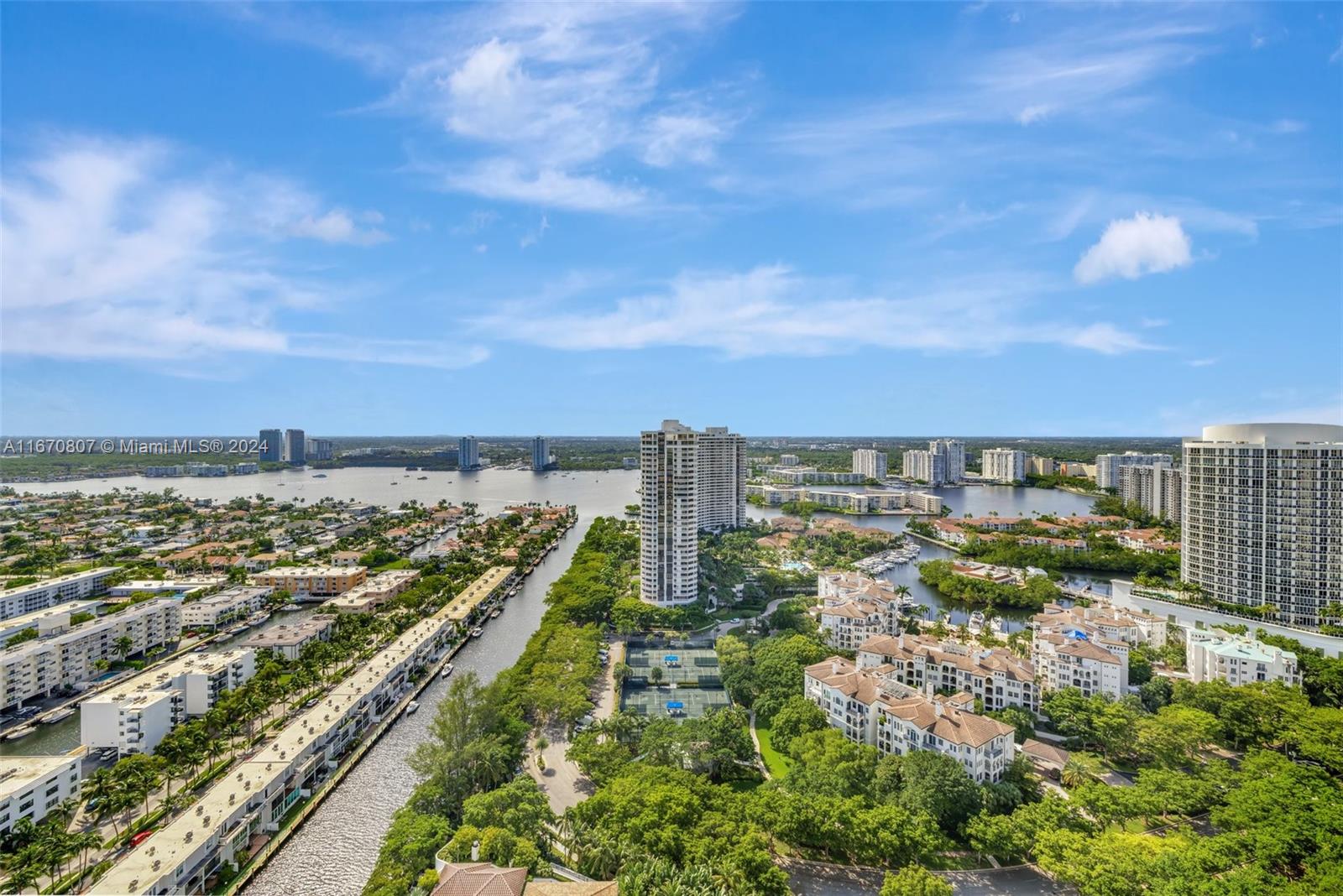 2600 ISL BLVD WILLIAMS IS - Residential
