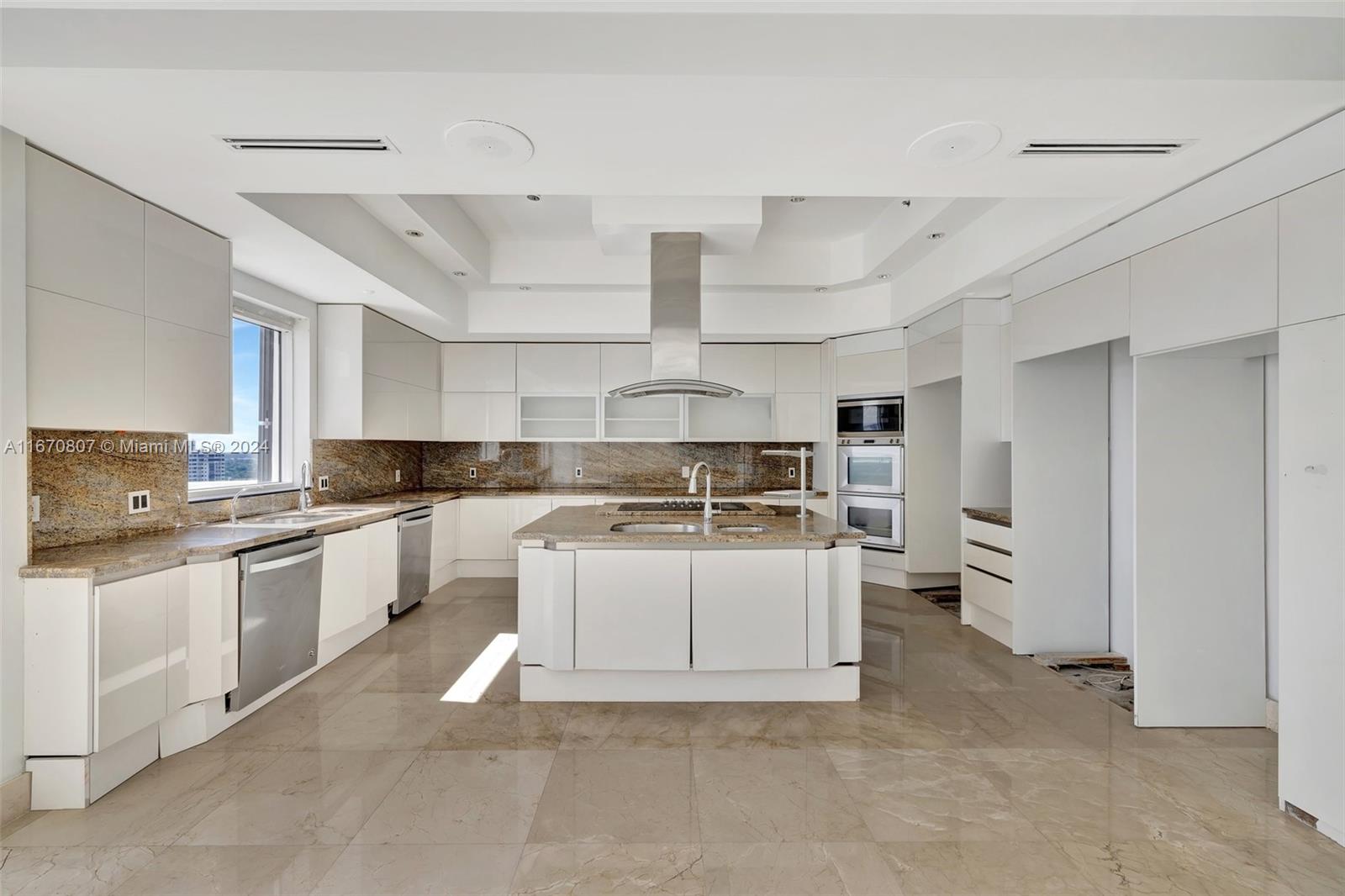 2600 ISL BLVD WILLIAMS IS - Residential