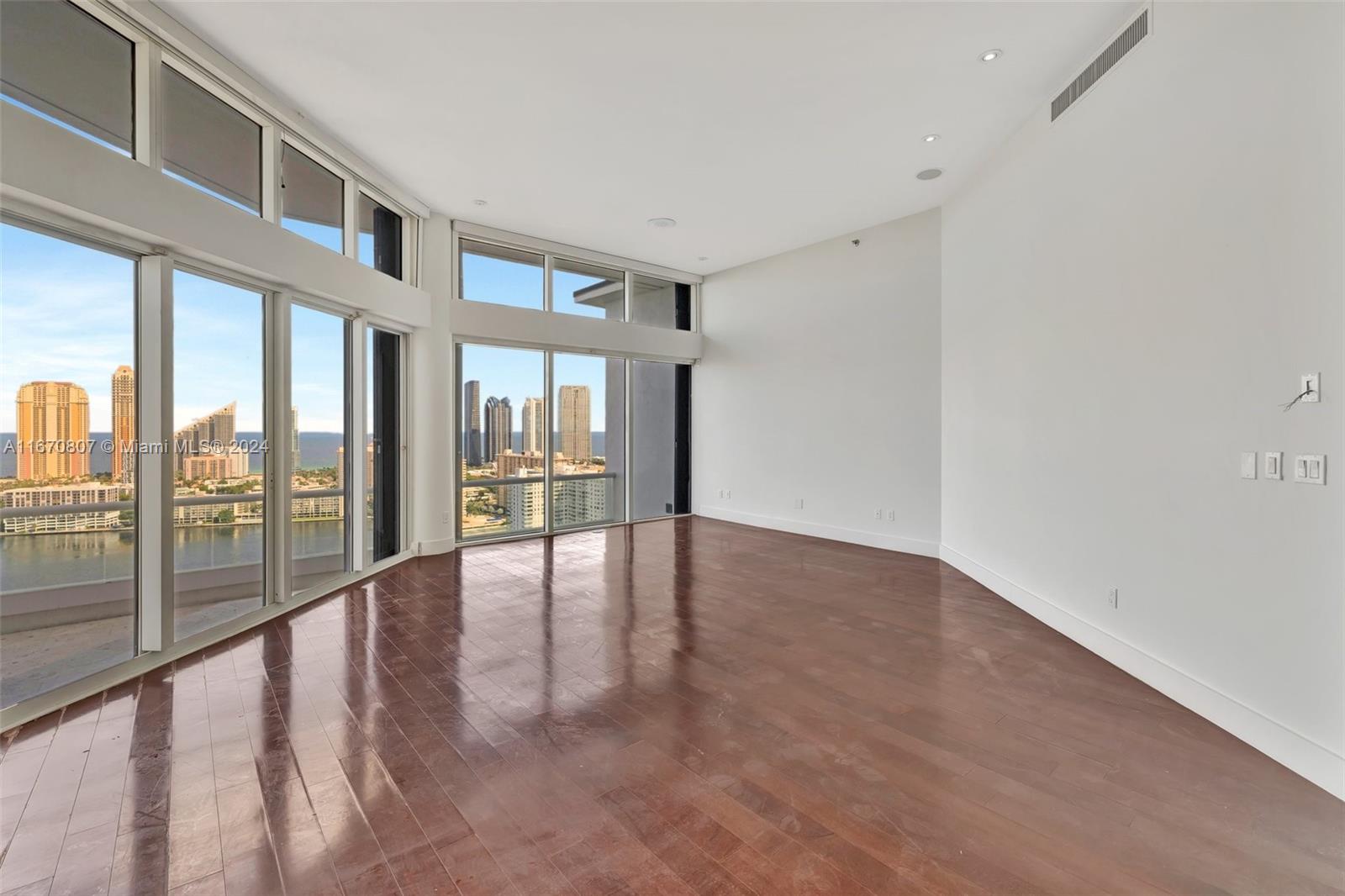 2600 ISL BLVD WILLIAMS IS - Residential